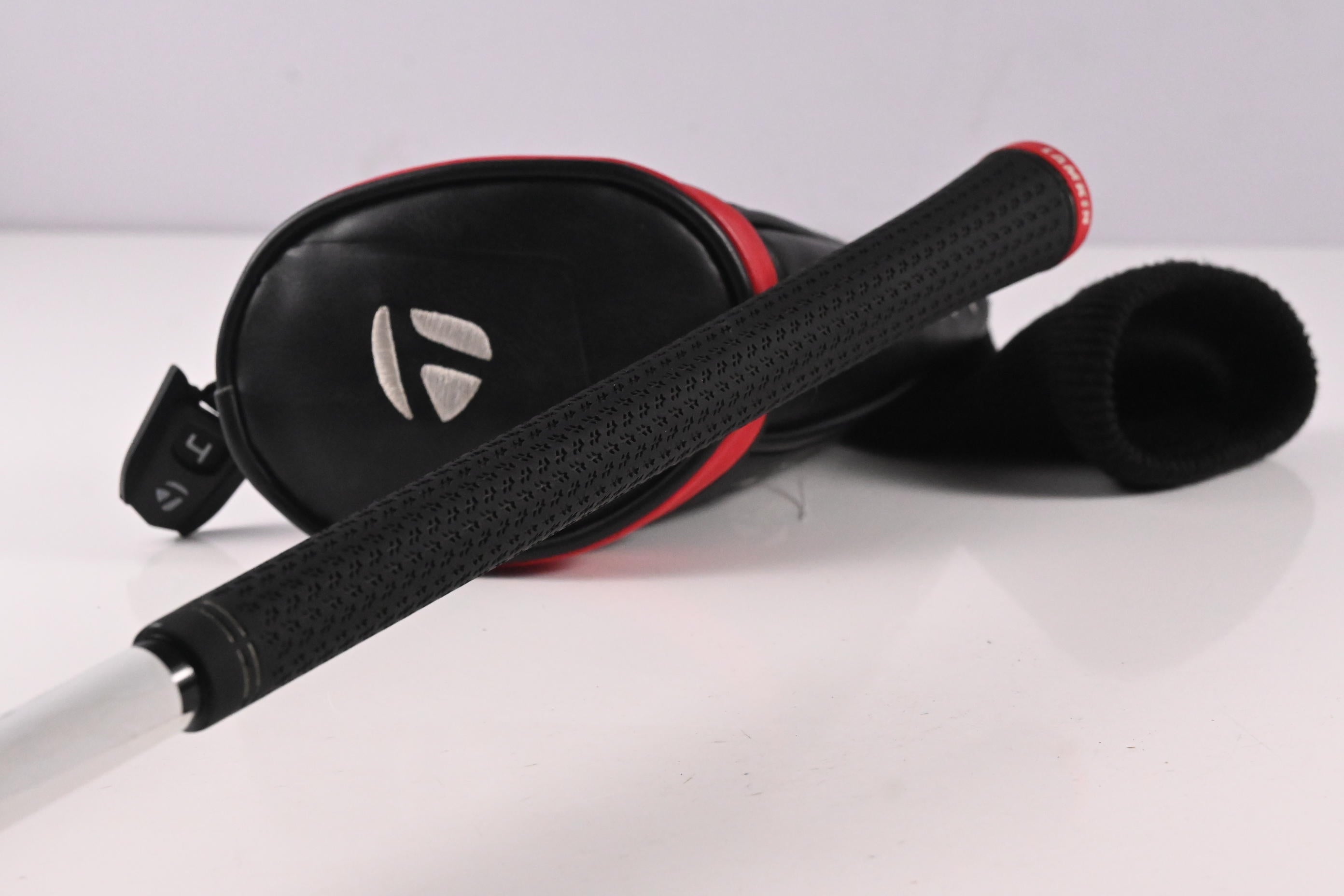Taylormade Stealth #4 Hybrid / 22 Degree / Regular Flex Ventus Red 6 Shaft