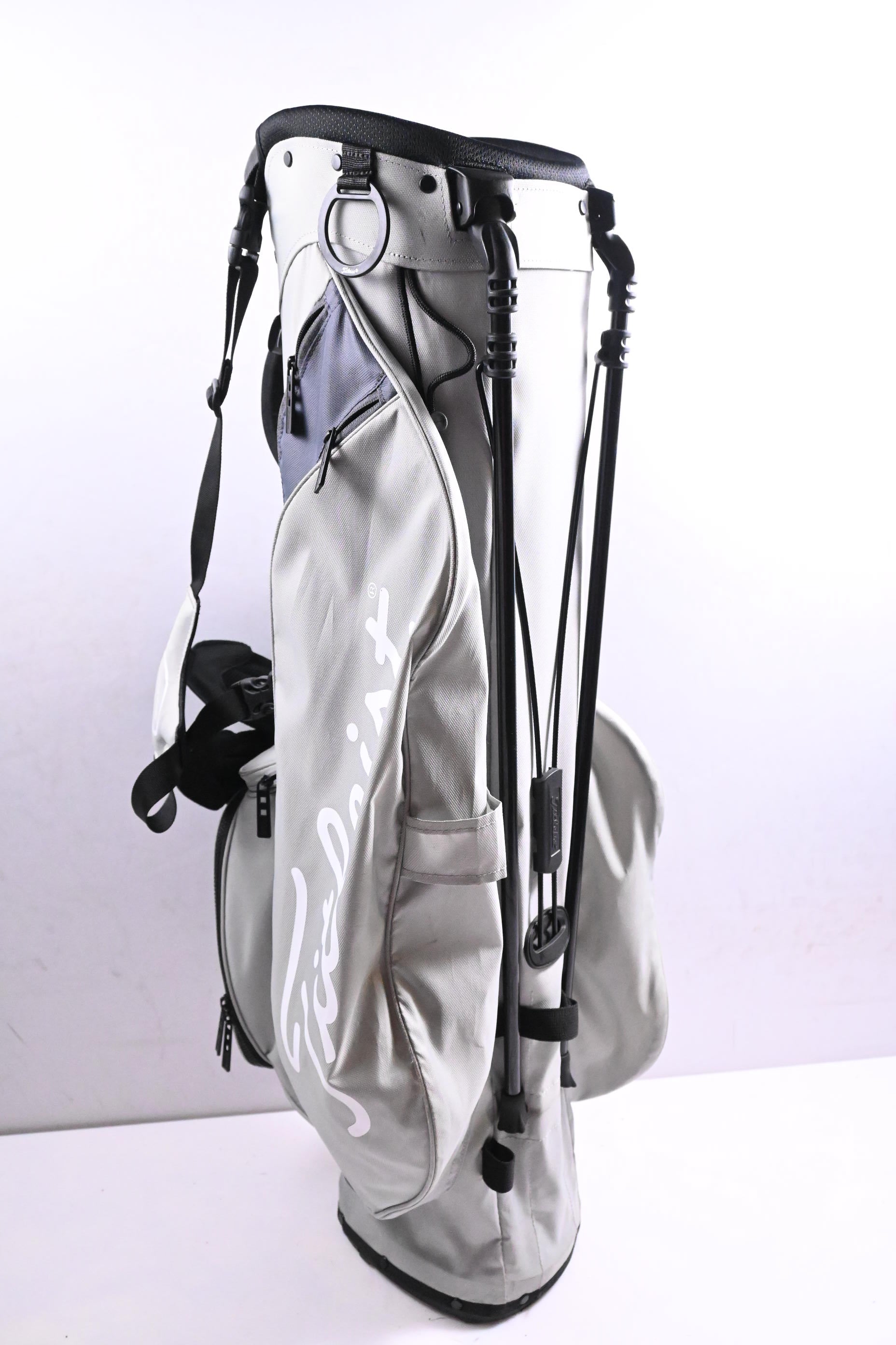 Titleist Players 4 Stand Bag / 4-Way Divider / White