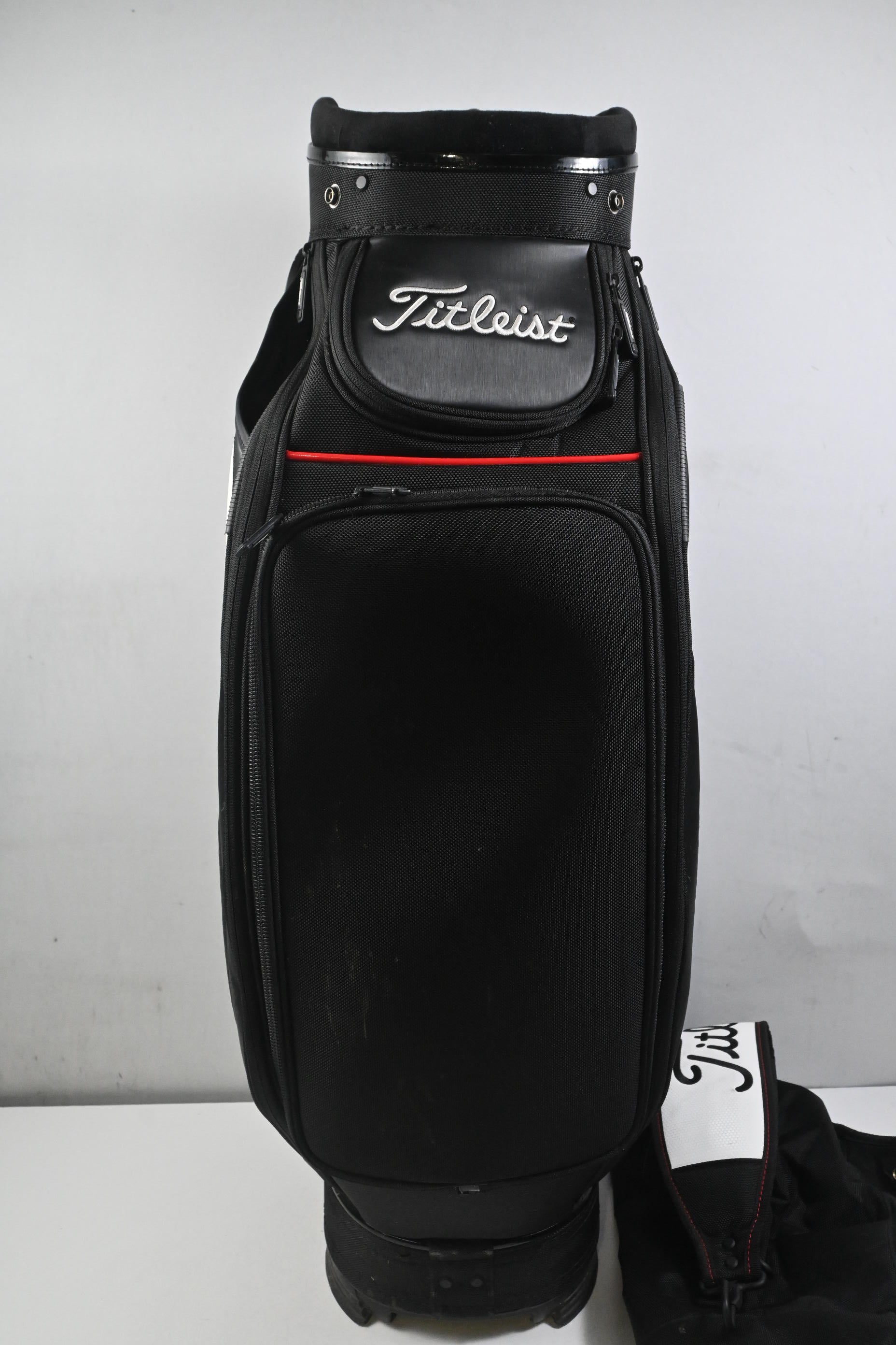 Titleist Tour Bag / 6-Way Divider / Black, White & Red
