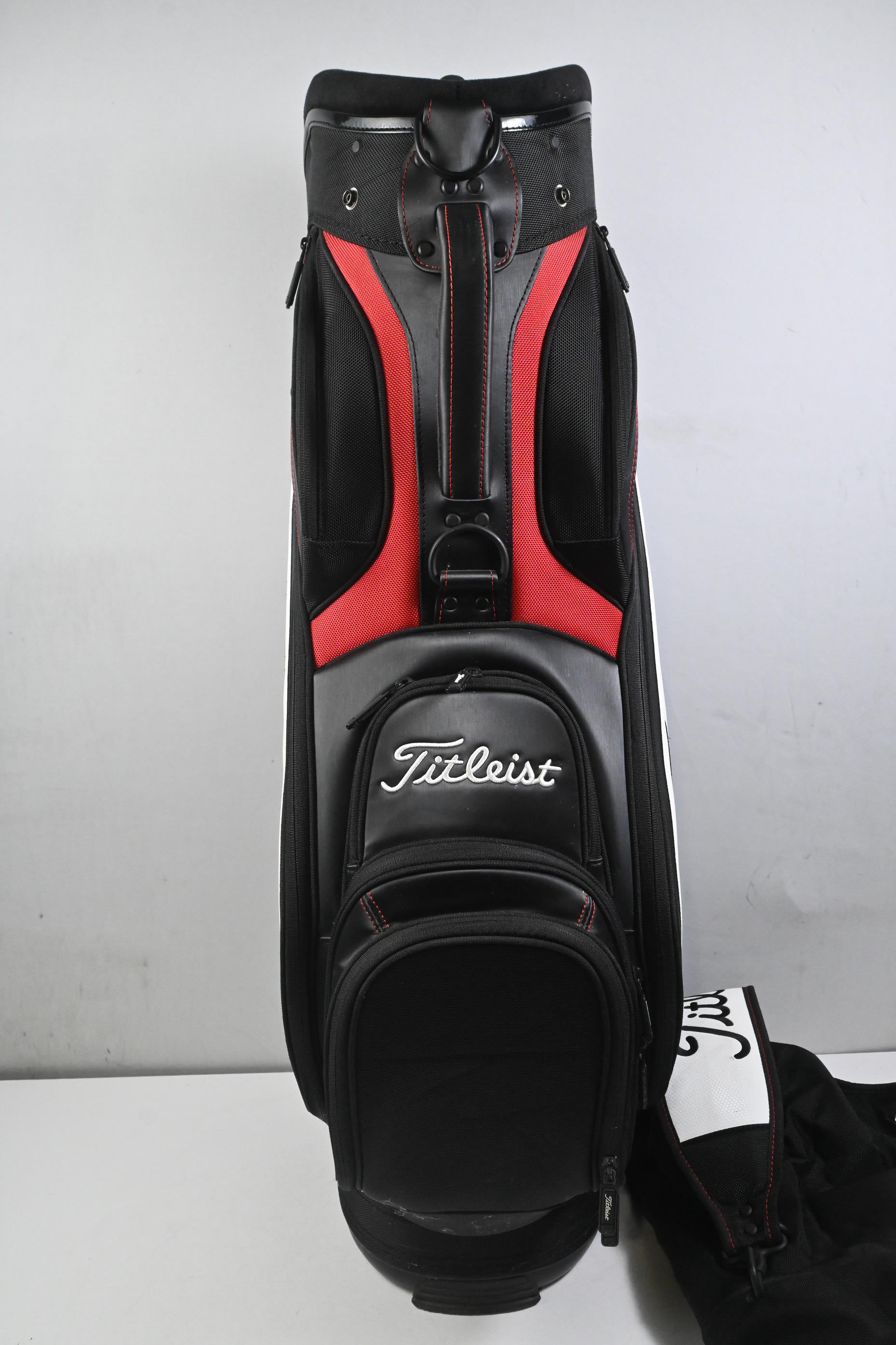 Titleist Tour Bag / 6-Way Divider / Black, White & Red