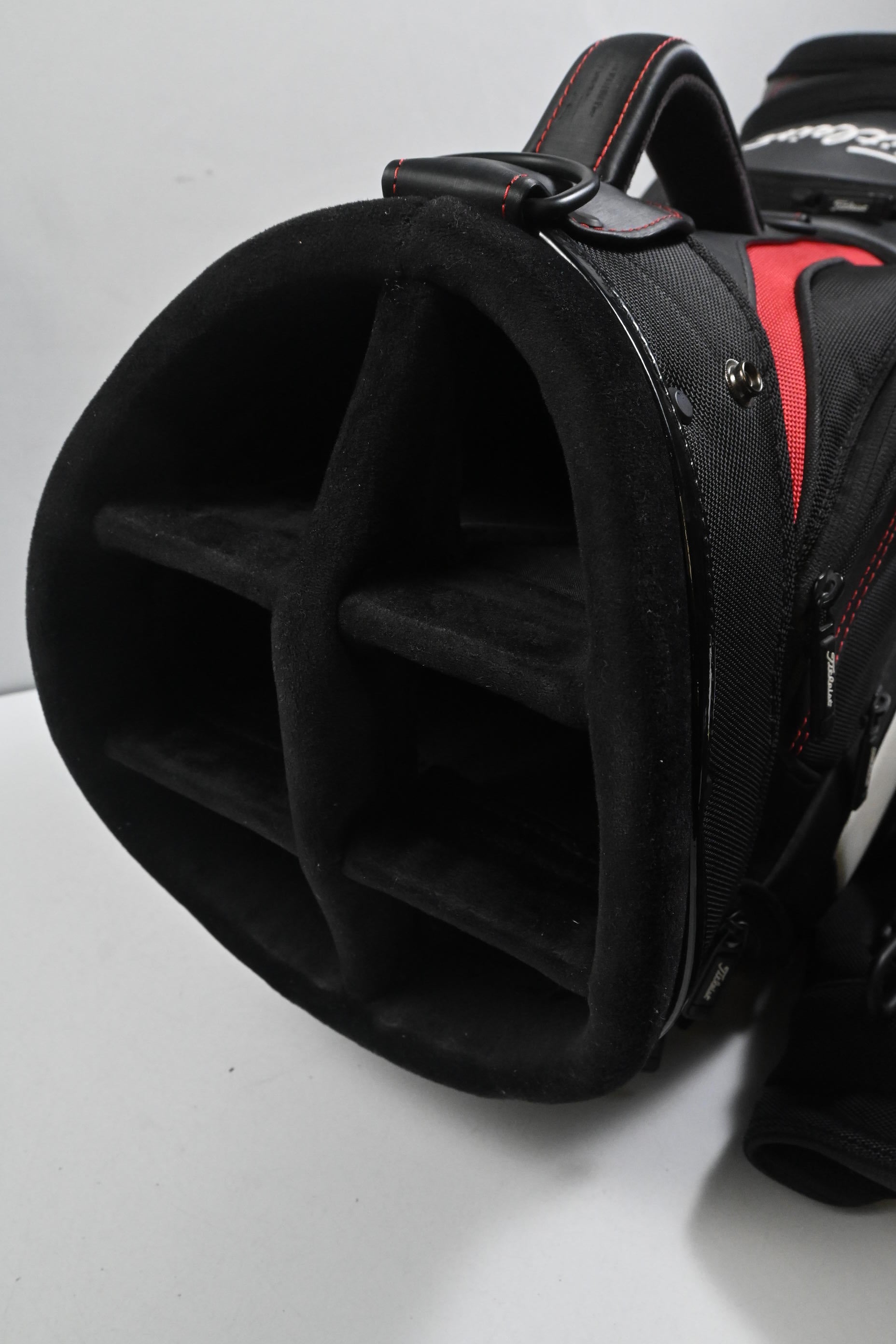 Titleist Tour Bag / 6-Way Divider / Black, White & Red