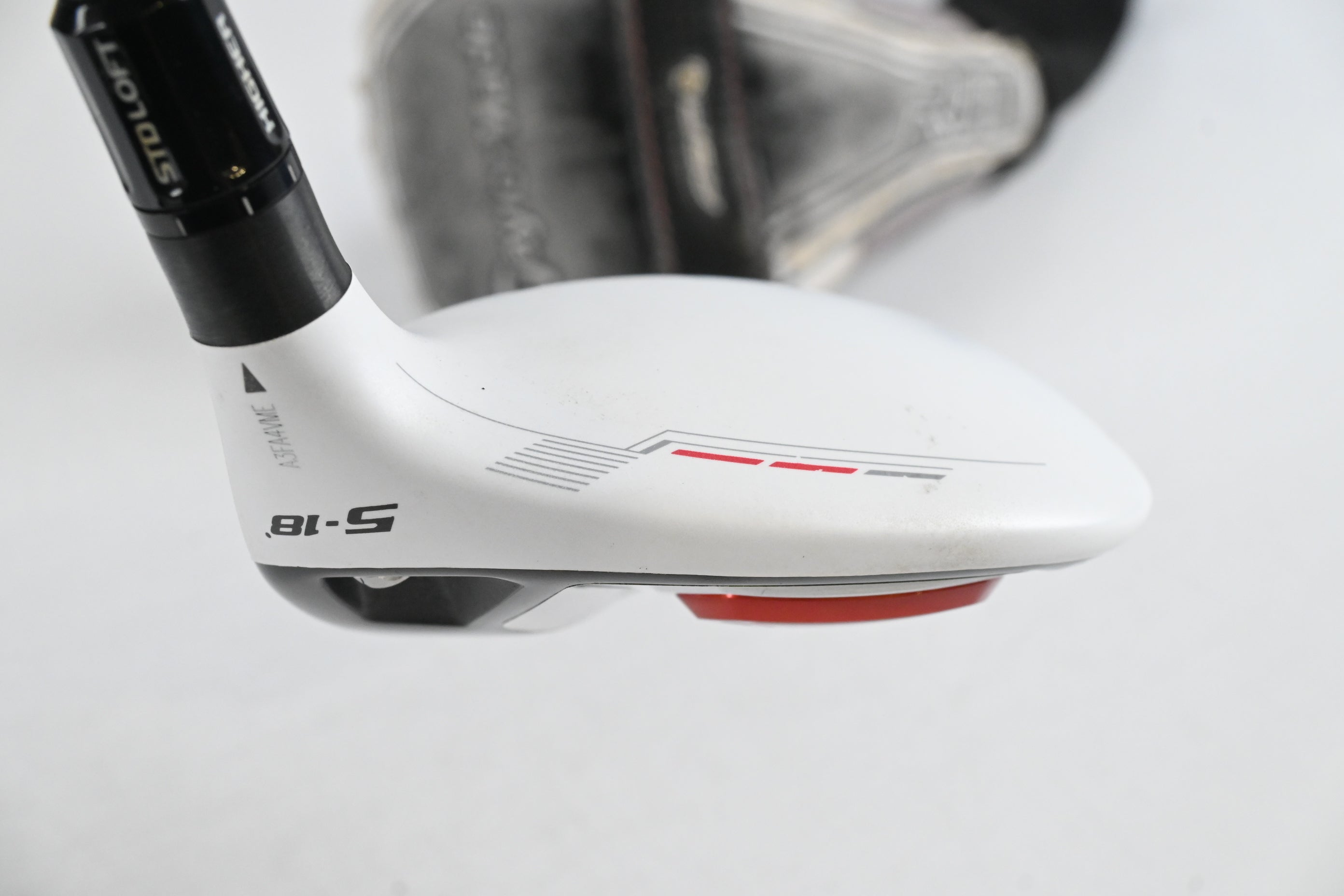Taylormade R11 Ti #5 Wood / 18 Degree / Regular Flex Fujikura Blur 60 Shaft