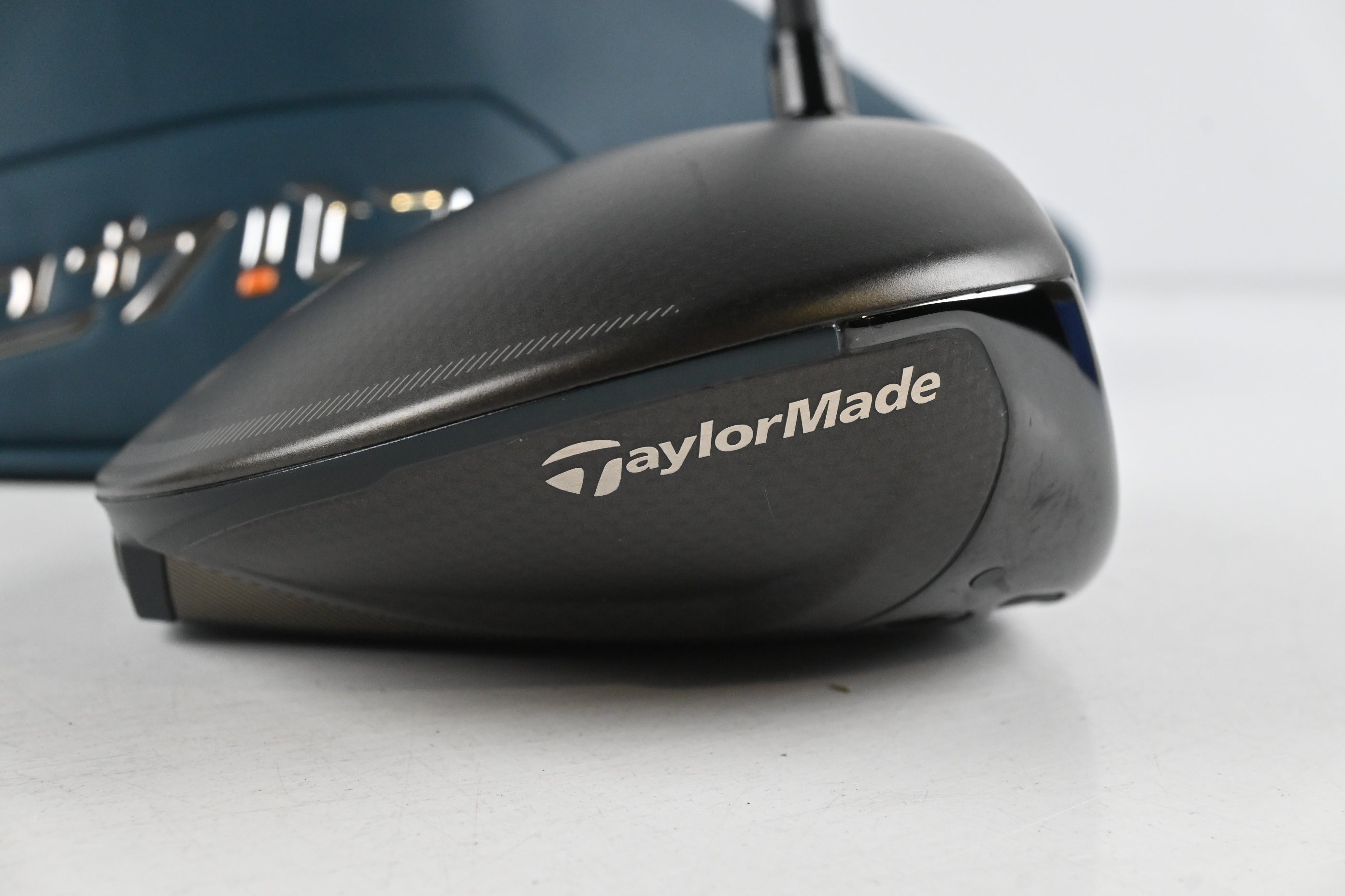 Taylormade Qi4D Driver / 9 Degree / Stiff Flex Reax Blue 50 Shaft