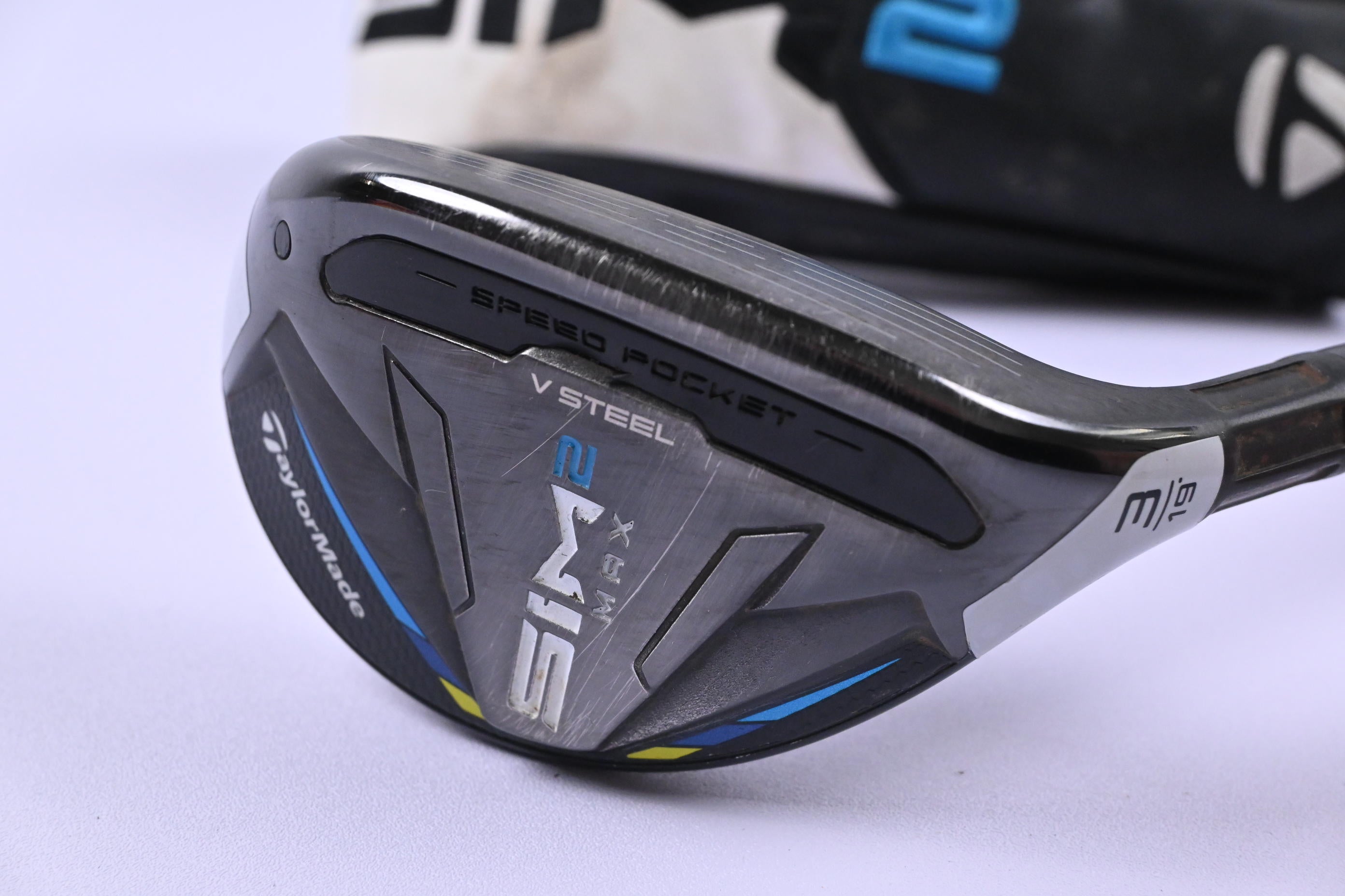 Taylormade SIM2 Max #3 Hybrid / 19 Degree / Regular Flex Ventus Blue 6 Shaft