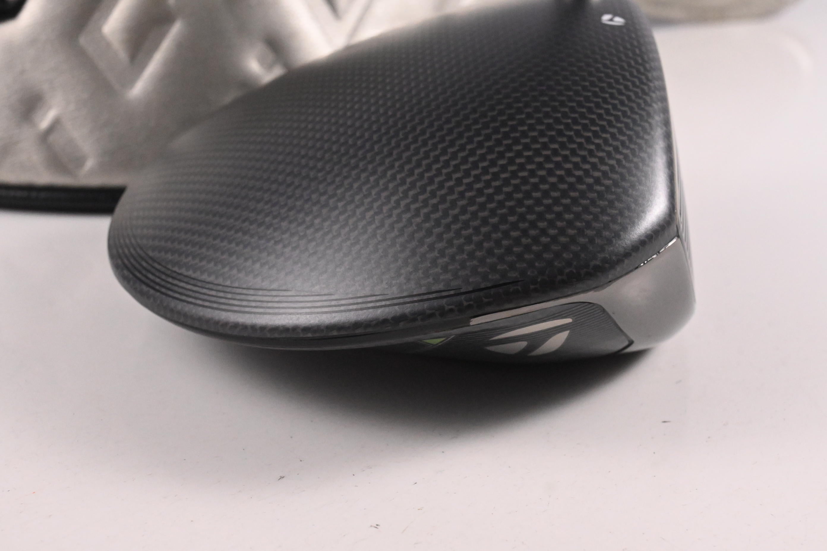 Taylormade Qi35 Driver / 9 Degree / Stiff Flex Kai'li Dark Waves White 60 Shaft