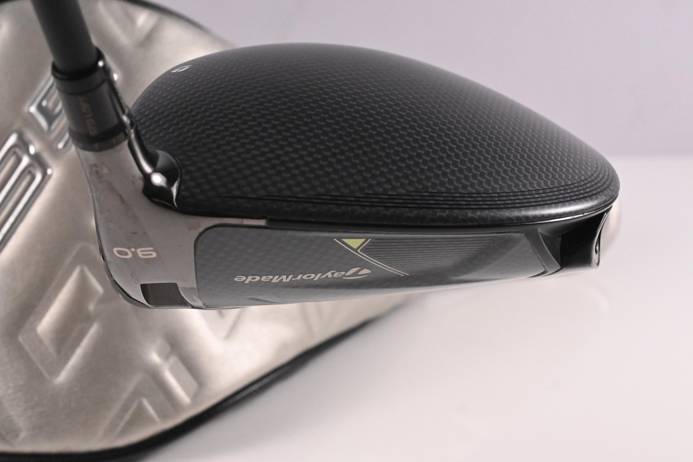 Taylormade Qi35 Driver / 9 Degree / Stiff Flex Kai'li Dark Waves White 60 Shaft