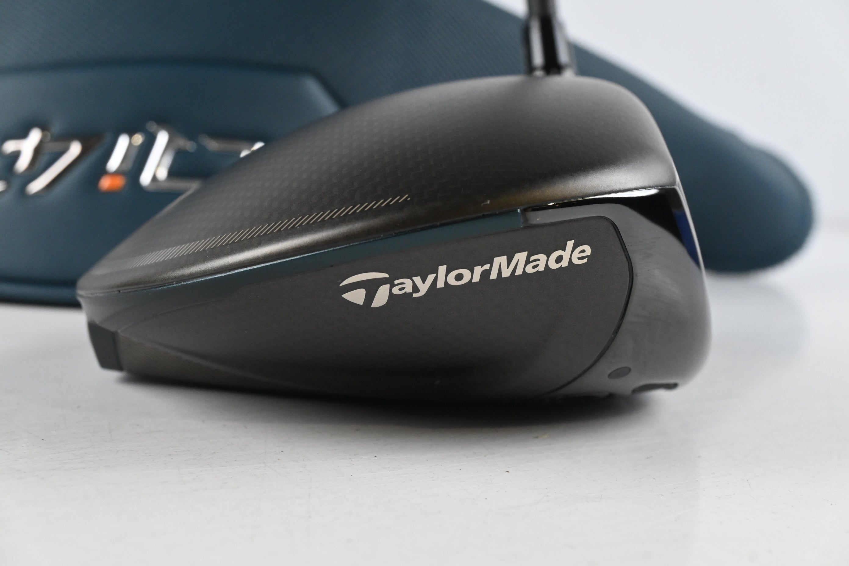 Taylormade Qi4D Driver / 10.5 Degree / Stiff Flex Reax Blue 50 Shaft