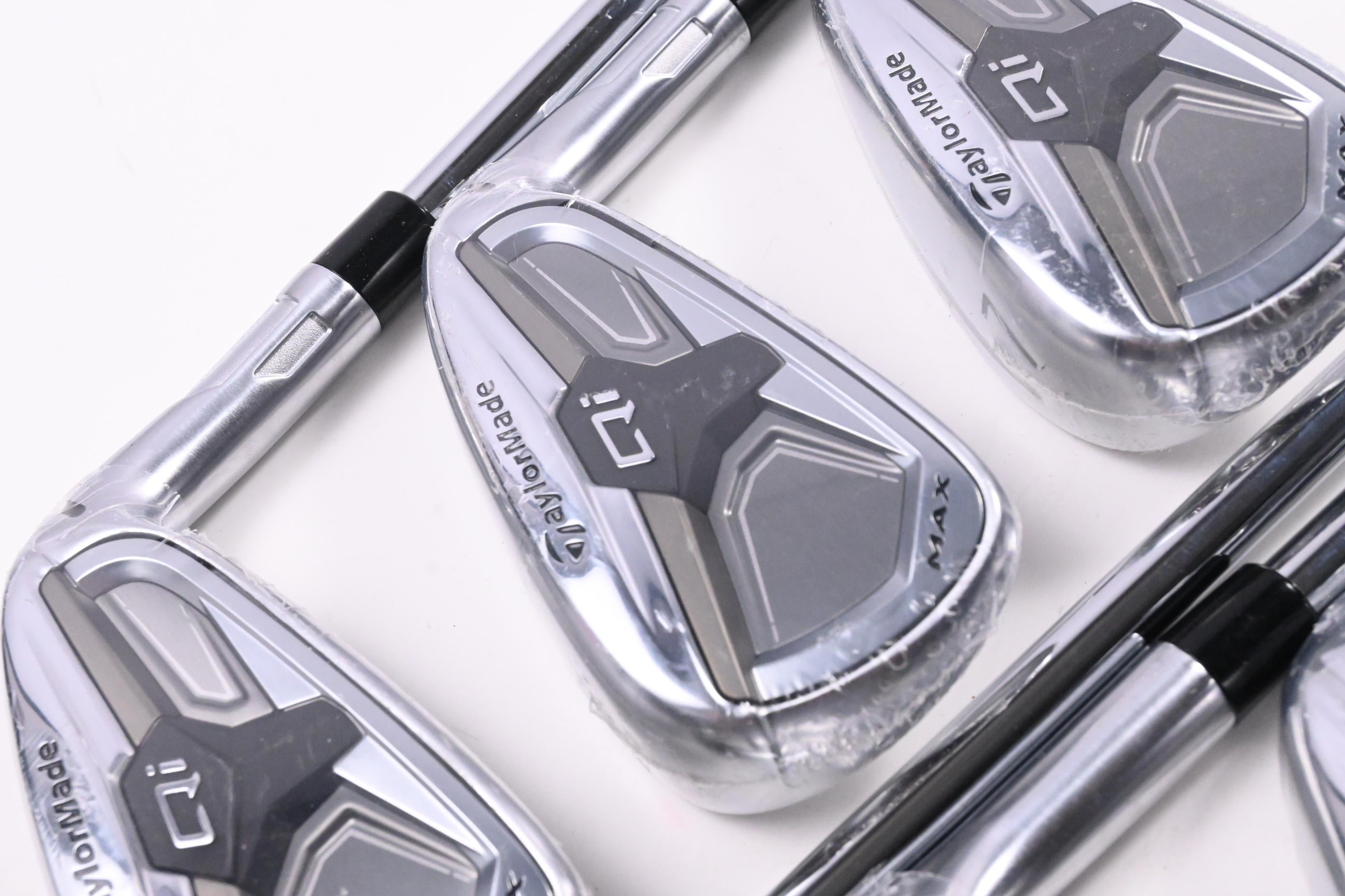 Taylormade Qi Max Irons / 5-PW+SW / Regular Flex KBS MAX MT 85 Shafts