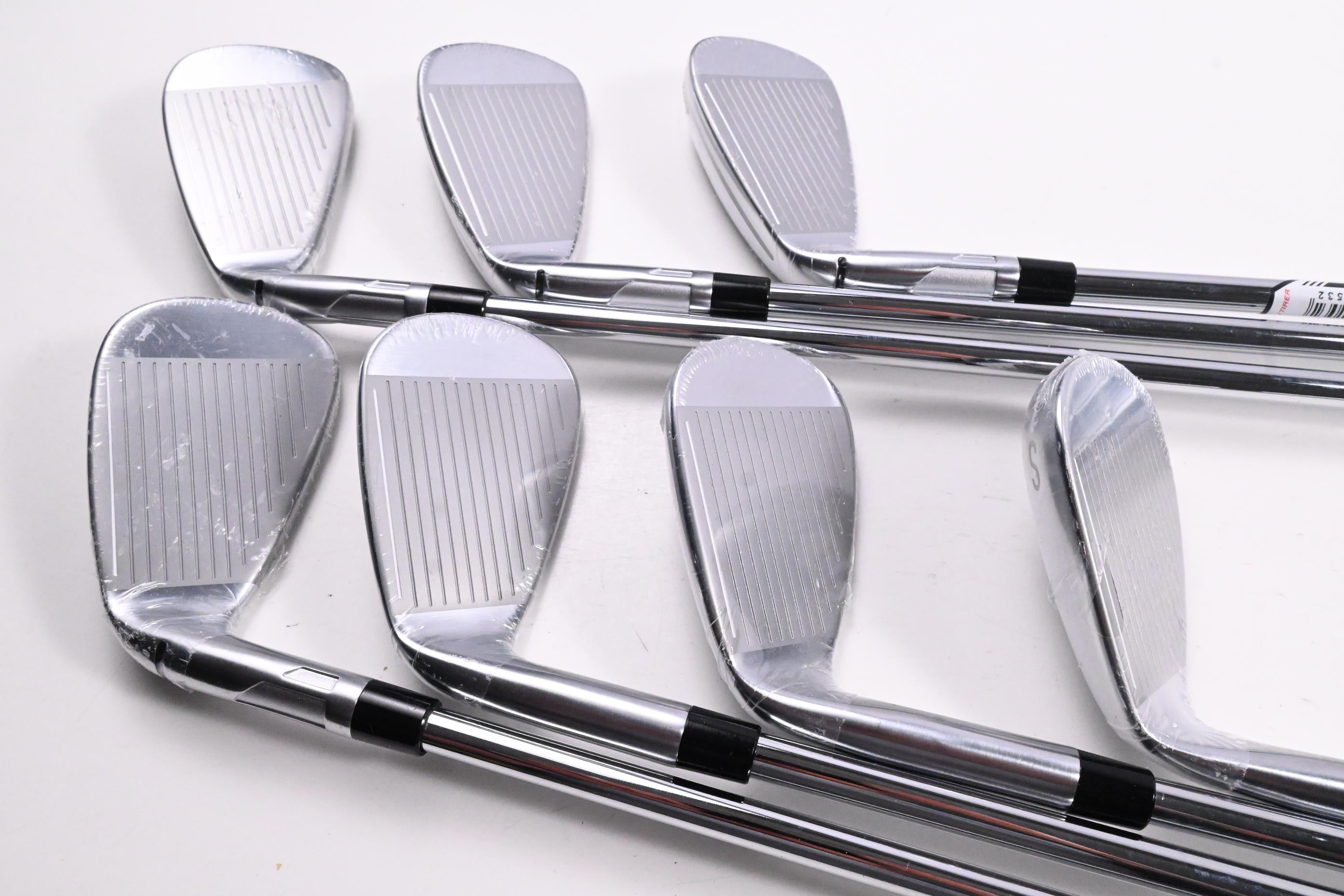 Taylormade Qi Max Irons / 5-PW+SW / Regular Flex KBS MAX MT 85 Shafts