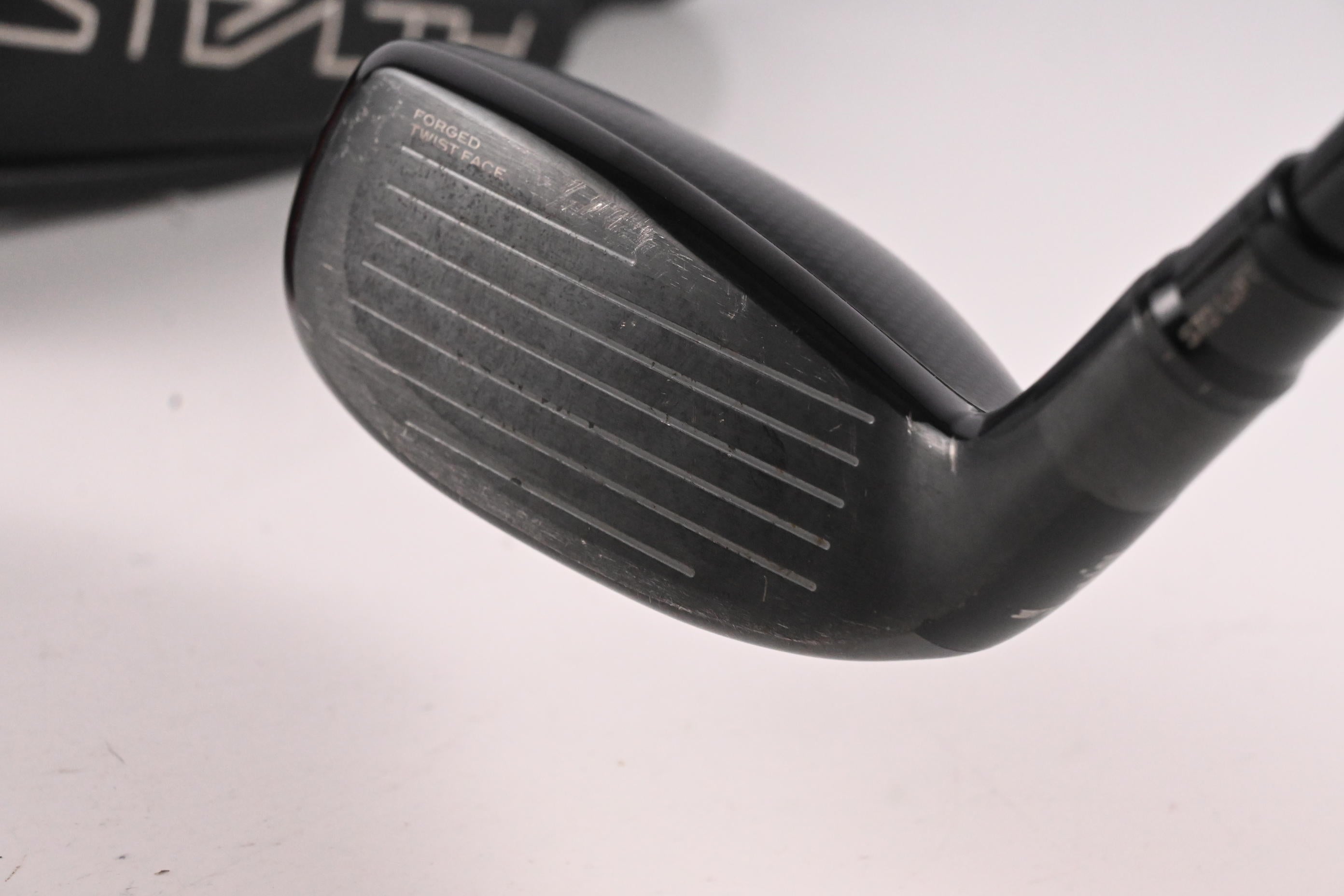 Taylormade Stealth Plus #4 Hybrid / 22 Degree / Regular Flex HZRDUS RDX Smoke