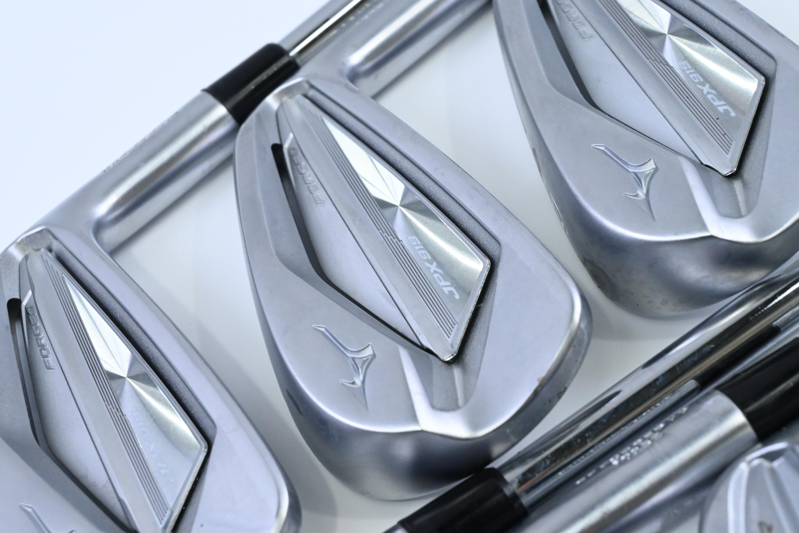 Mizuno JPX 919 Tour/Forged Combo Irons / 4-PW / X-Flex Project X Rifle Shafts