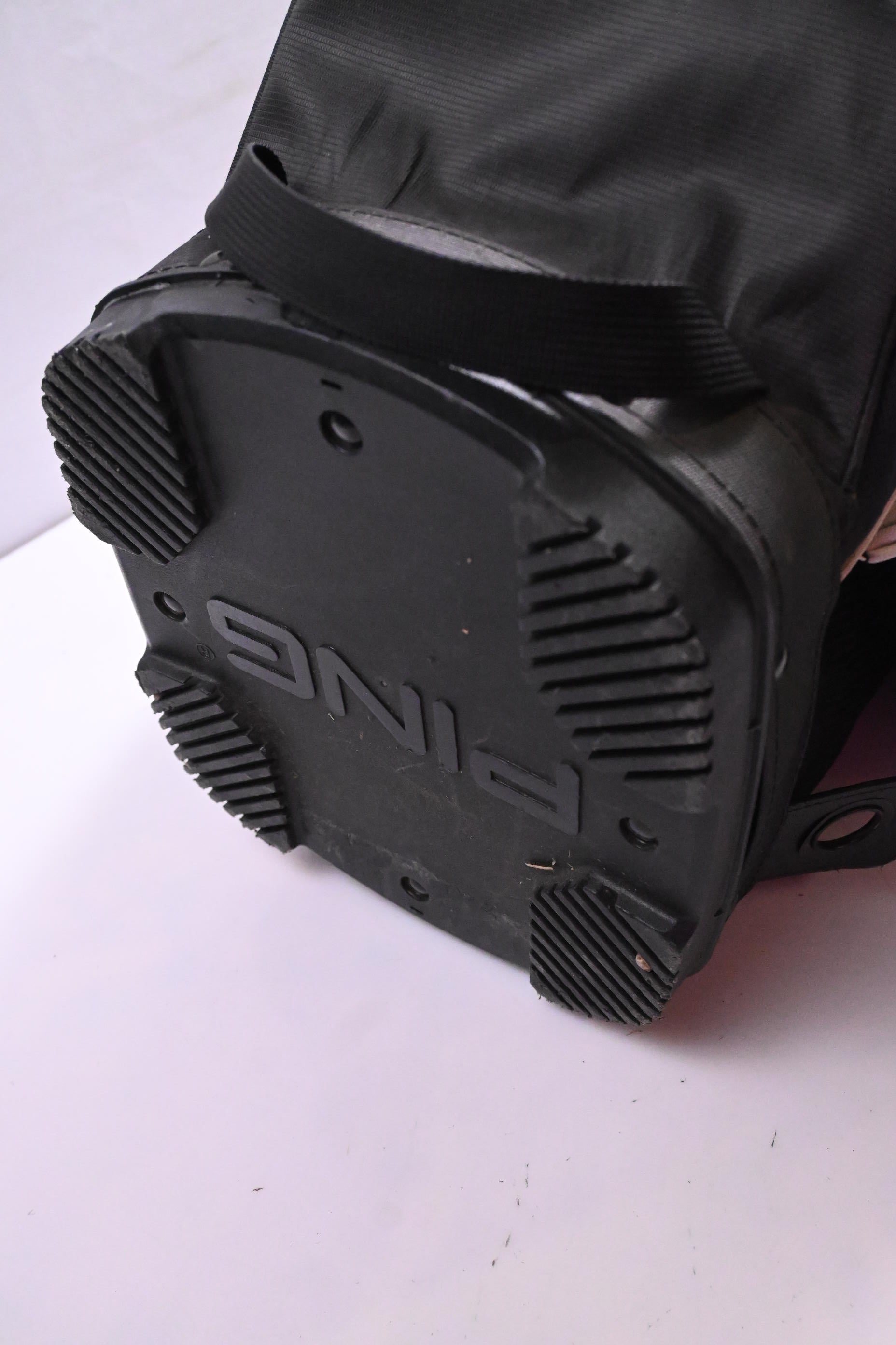 Ping Pioneer Monsoon Cart Bag / 15-Way Divider / Black, White