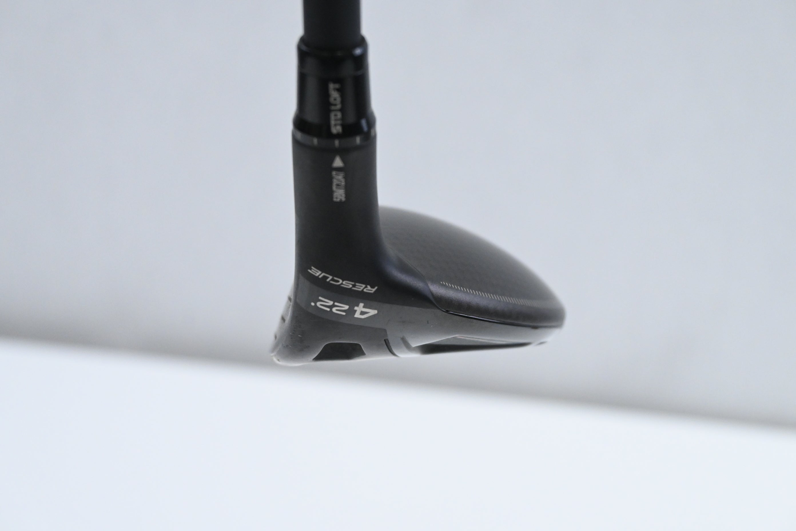 Taylormade Qi4D #4 Hybrid / 22 Degree / Stiff Flex KBS Reax White 75