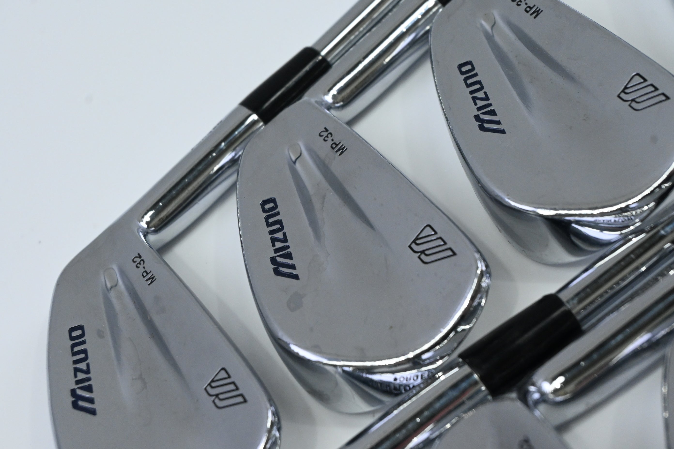 Mizuno MP-32 Irons / 3-PW / Stiff Flex Dynamic Gold S300 Shafts