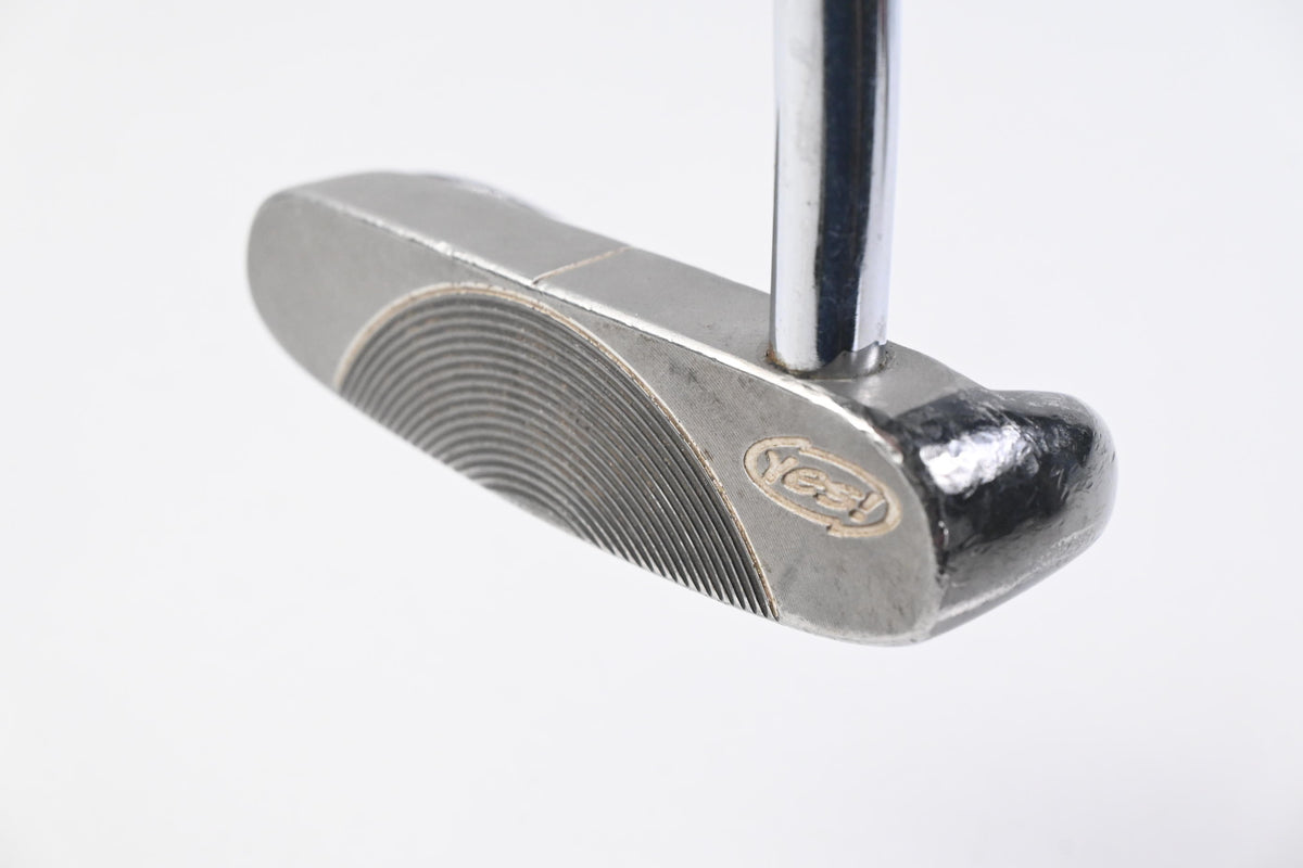 Yes! C-Groove Marilyn Putter / 34 Inch