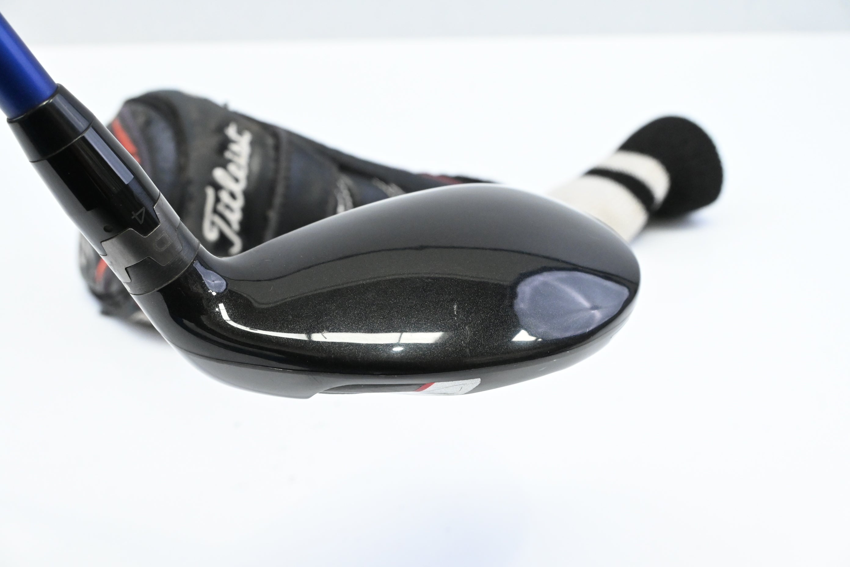 Titleist 913H #3 Hybrid / 19 Degree / Stiff Flex Diamana S+ 82 Shaft