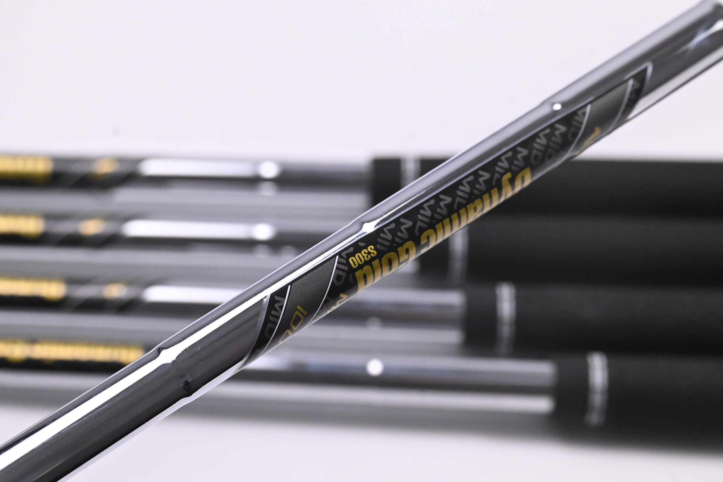 Ping i530 Irons / 6-PW / Blue Dot / Stiff Flex Dynamic Gold Mid 100 S300