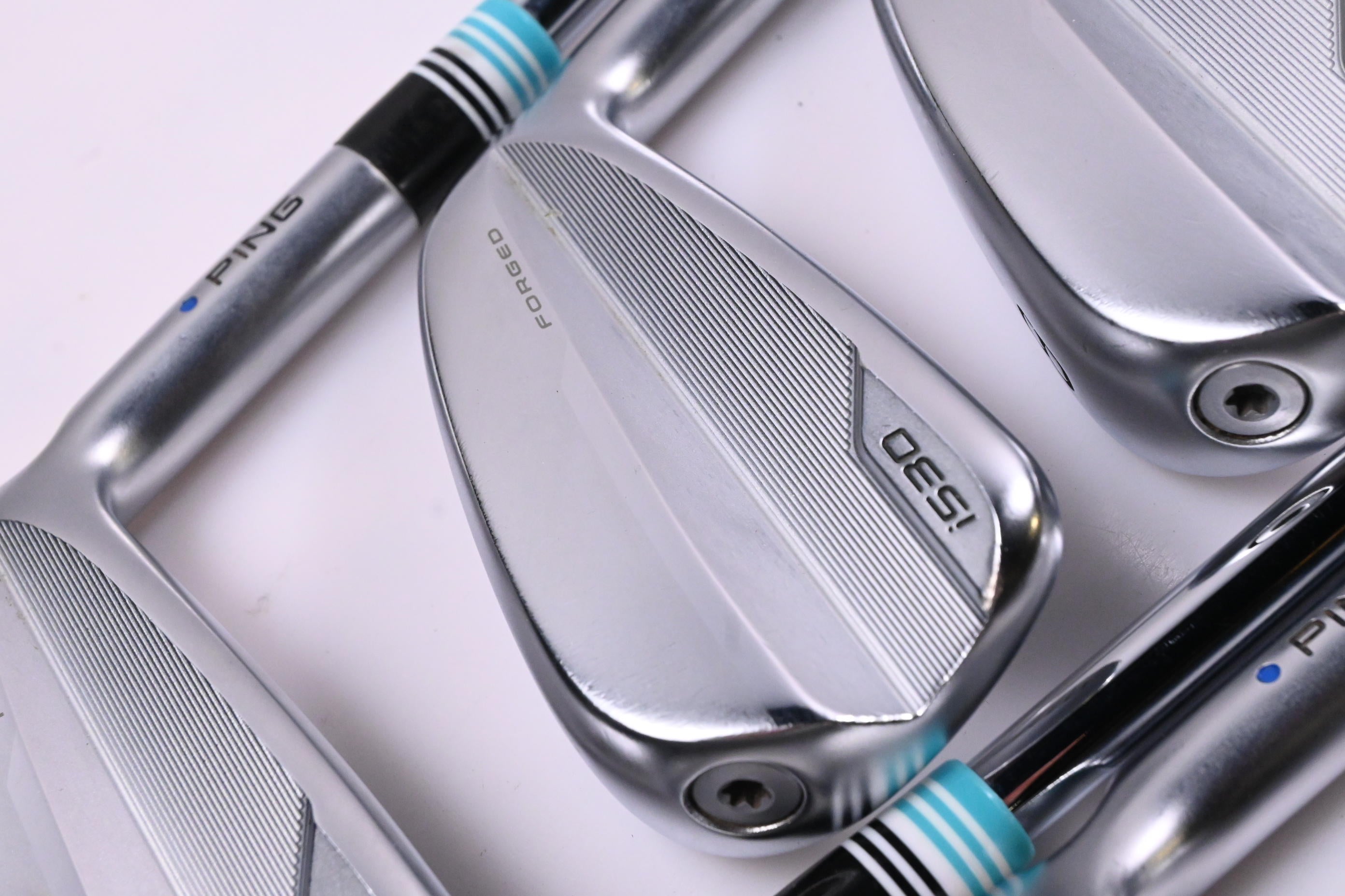 Ping i530 Irons / 6-PW+GW / Blue Dot / Stiff Flex Dynamic Gold Mid 100 S300