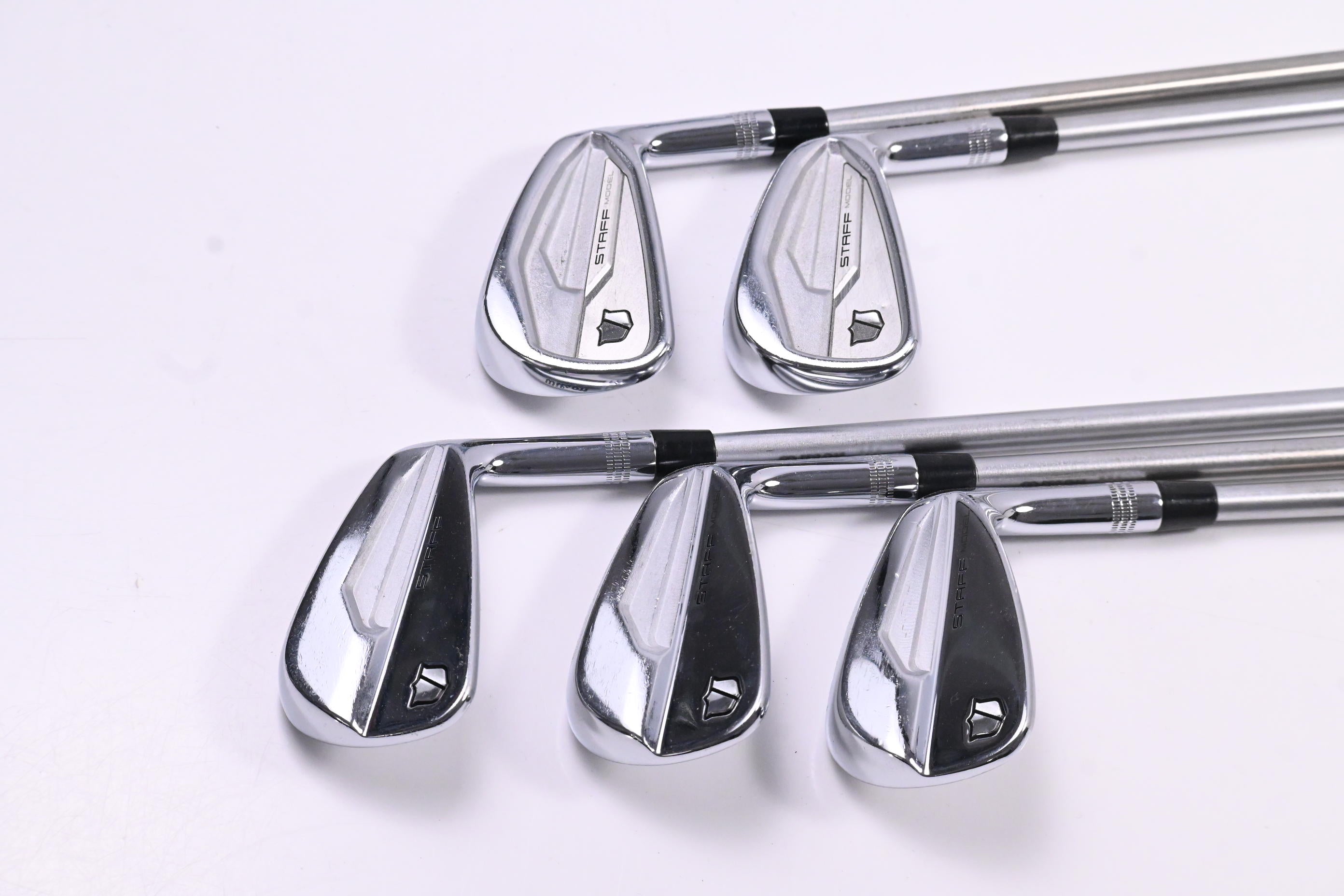 Wilson Staff Model CB / Model Blade 2024 / 5-9i / X-Flex KBS Tour C-Taper 130