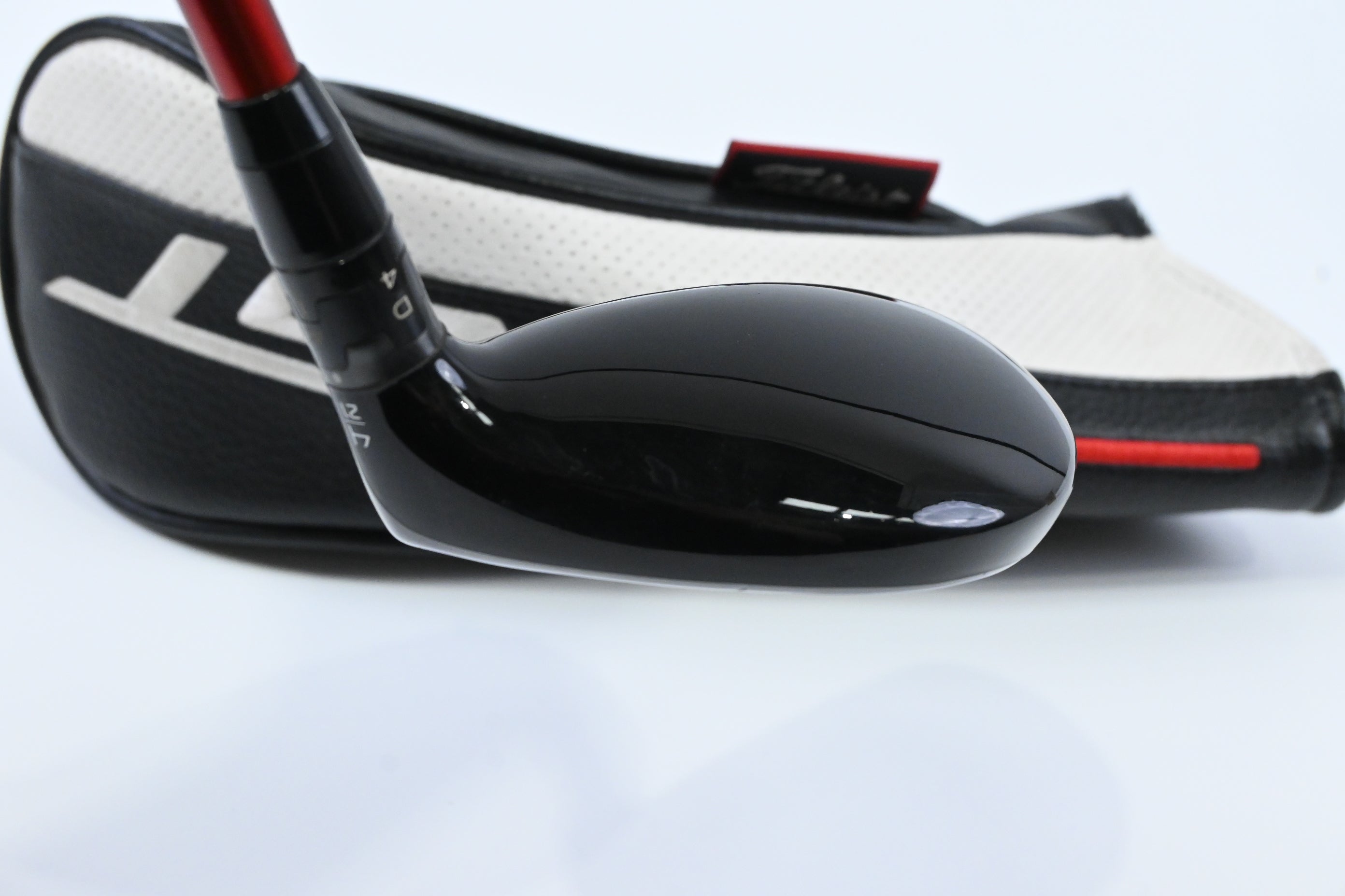 Titleist GT2 #4 Hybrid / 21 Degree / Regular Flex Denali Red 60 Shaft
