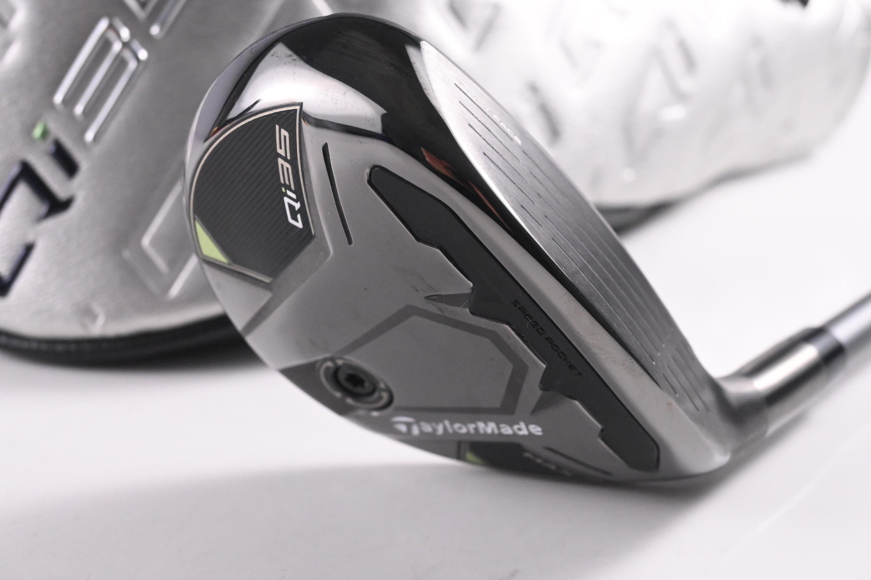 Taylormade Qi35 Max #4 Hybrid / 23 Degree / Regular Flex Fujikura Air Speeder 50