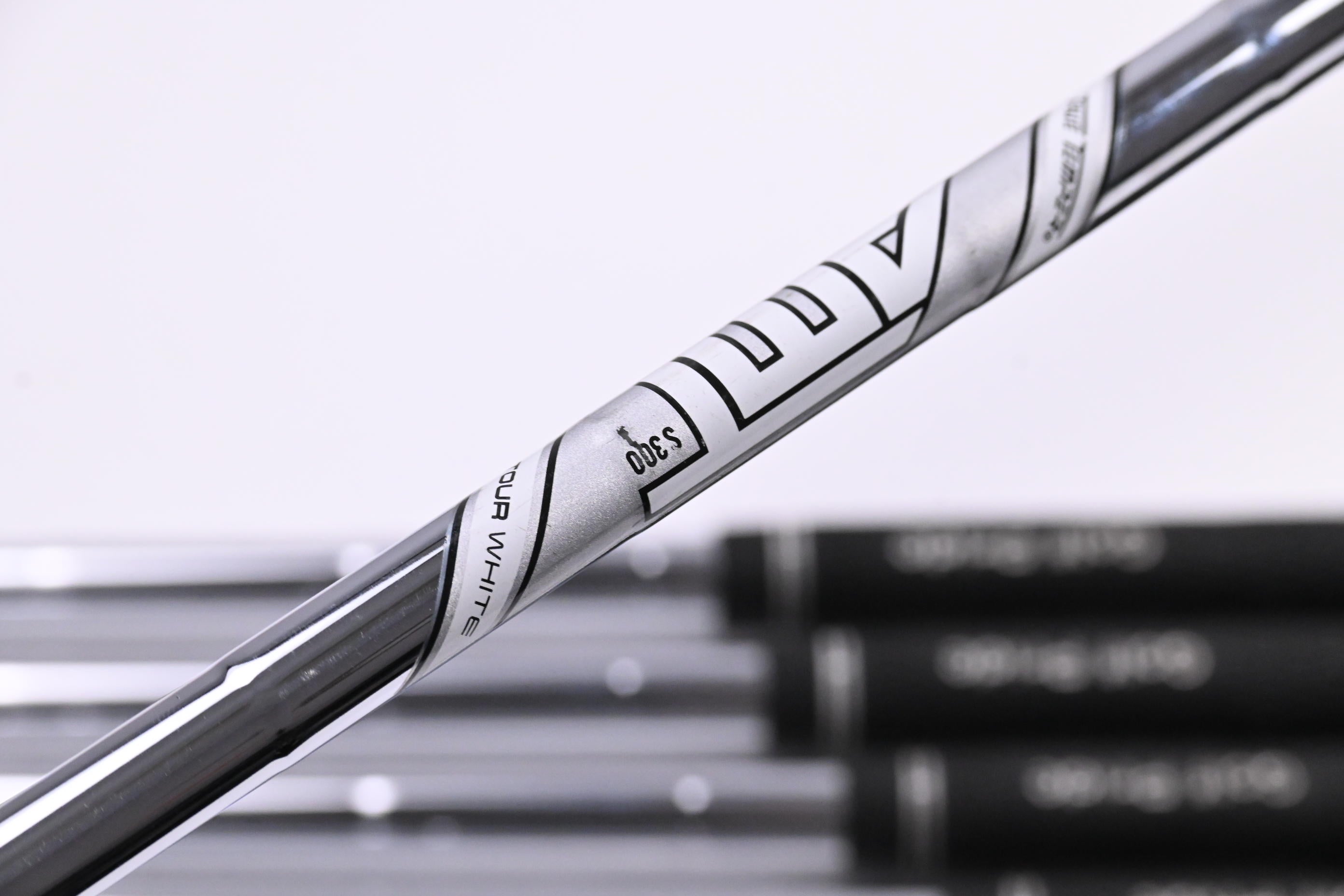 Titleist 718 AP2 Irons / 4-PW / Stiff Flex AMT Tour White S300 Shafts