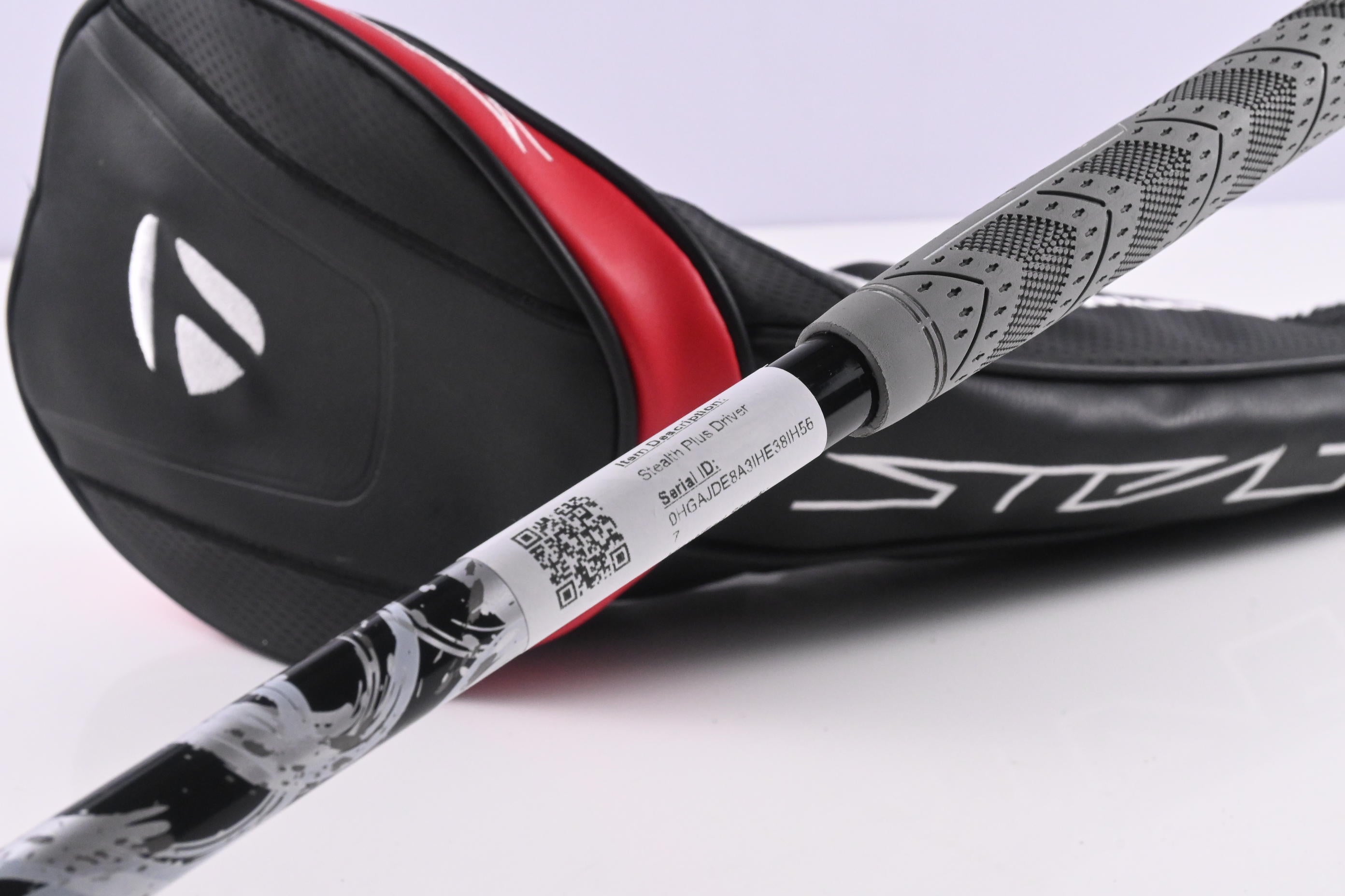 Taylormade Stealth Plus Driver / 10.5 Degree / Stiff Flex Kai'li White 60 Shaft