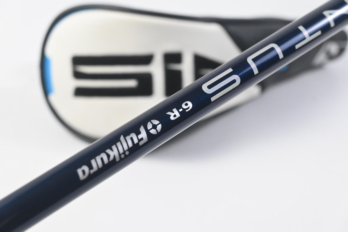 Taylormade SIM2 Max #4 Hybrid / 22 Degree / Regular Flex Ventus Blue 6 Shaft