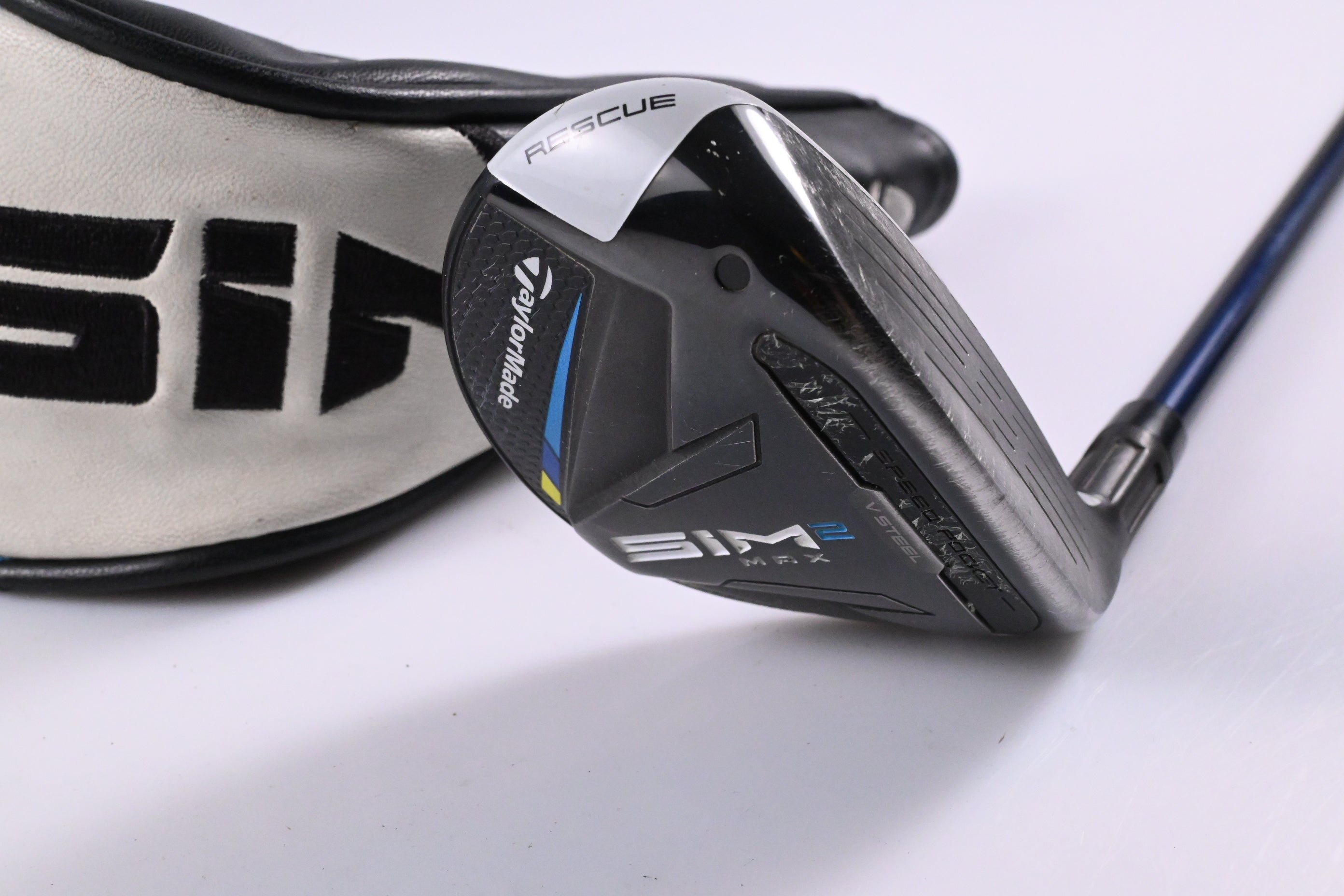 Taylormade SIM2 Max #4 Hybrid / 22 Degree / Regular Flex Fujikura Ventus Blue 6