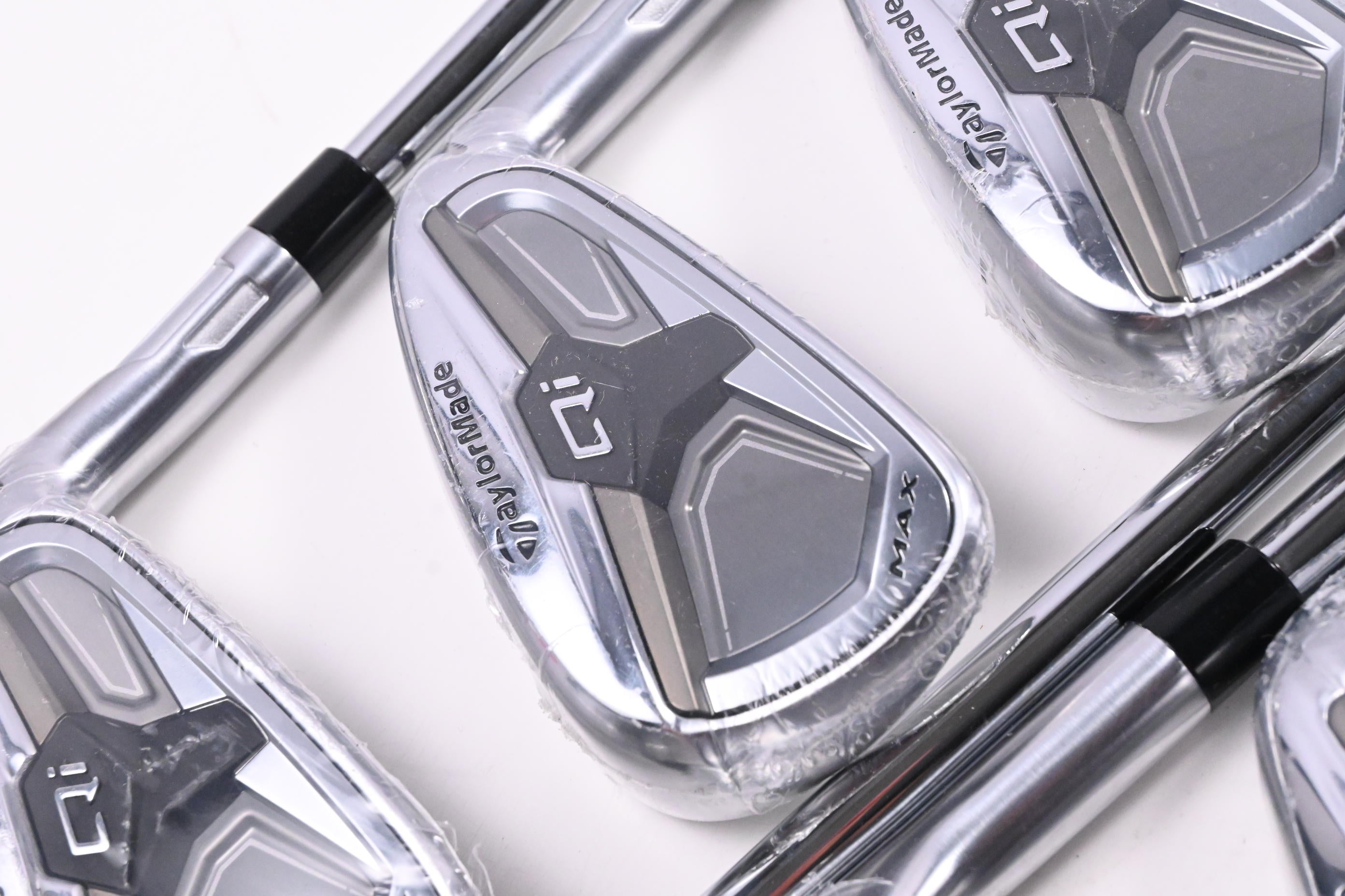 Taylormade Qi Max HL Irons / 5-PW+SW / Regular Flex KBS MAX MT 85 Shafts