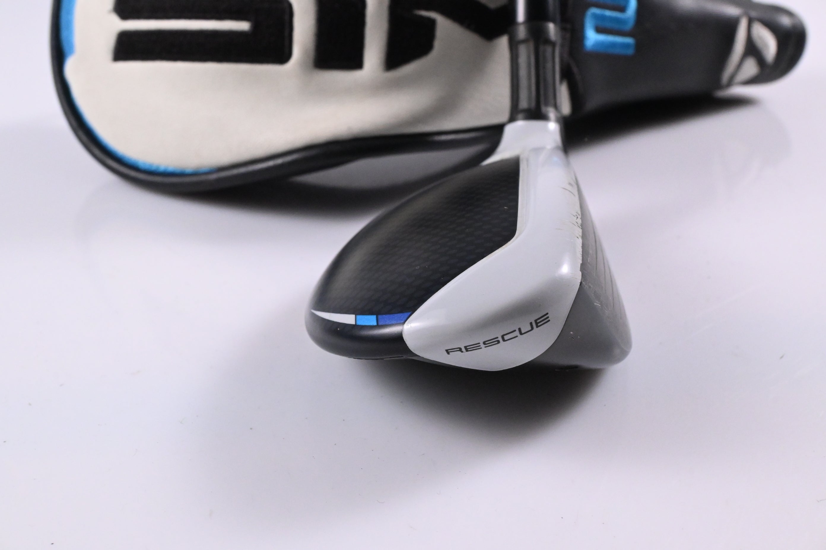 Taylormade SIM2 Max #4 Hybrid / 22 Degree / Regular Flex Fujikura Ventus Blue 6