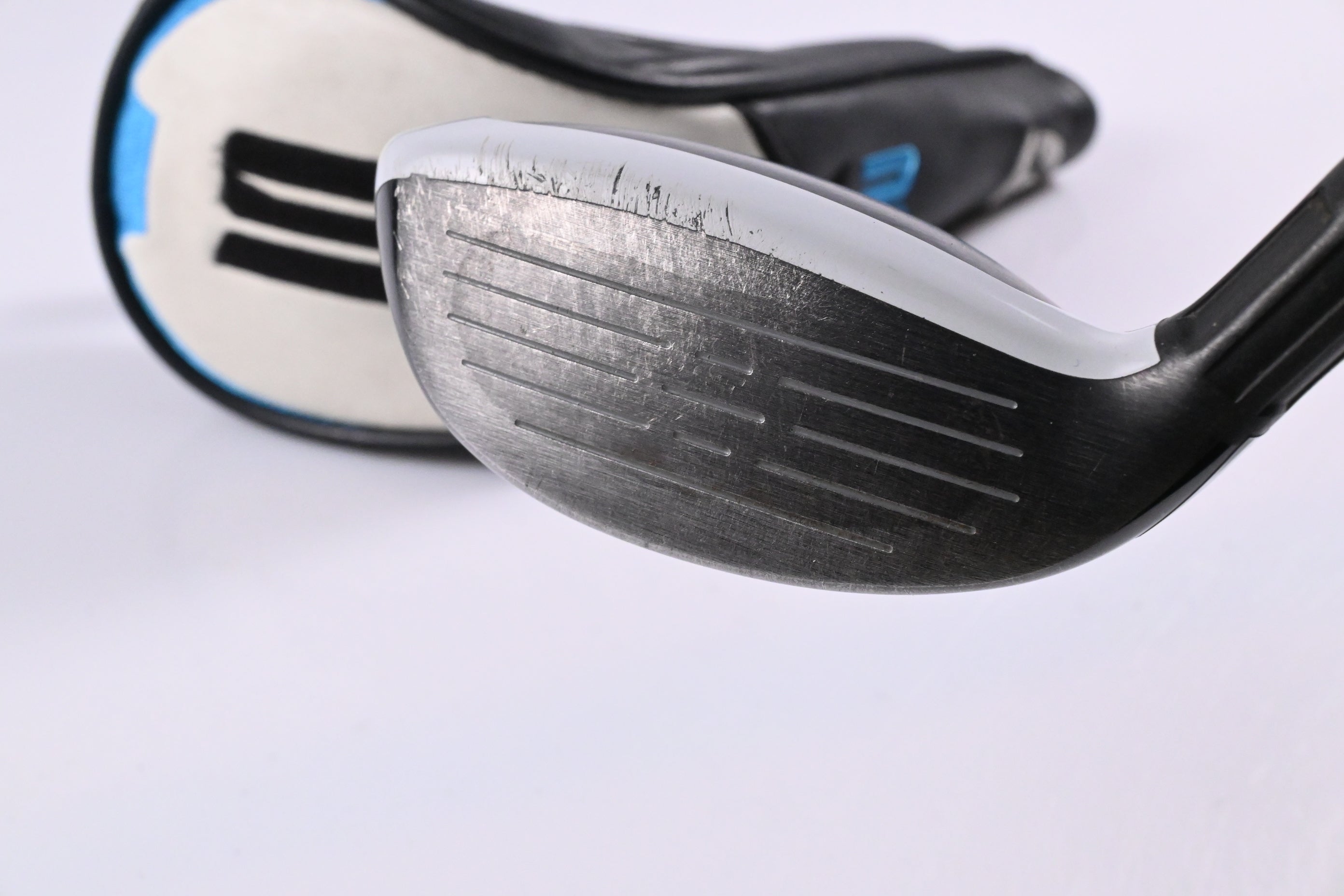 Taylormade SIM2 Max #4 Hybrid / 22 Degree / Regular Flex Fujikura Ventus Blue 6