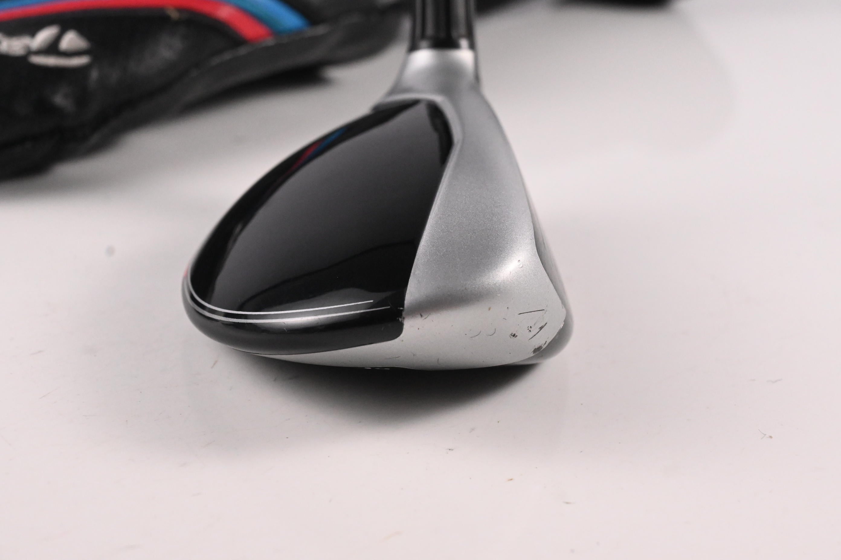 Taylormade M4 #4 Hybrid / 22 Degree / Regular Flex Fujikura Atmos Red 6 Shaft
