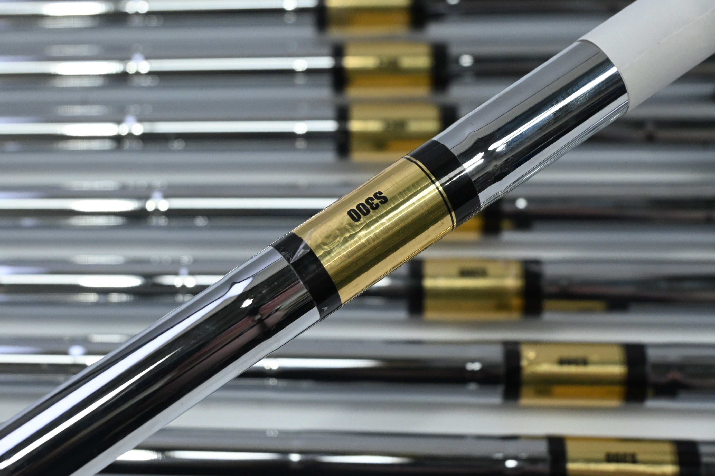 Cobra King Tour 2023 Irons / 4-PW+GW / Stiff Flex Dynamic Gold SL S300 Shafts