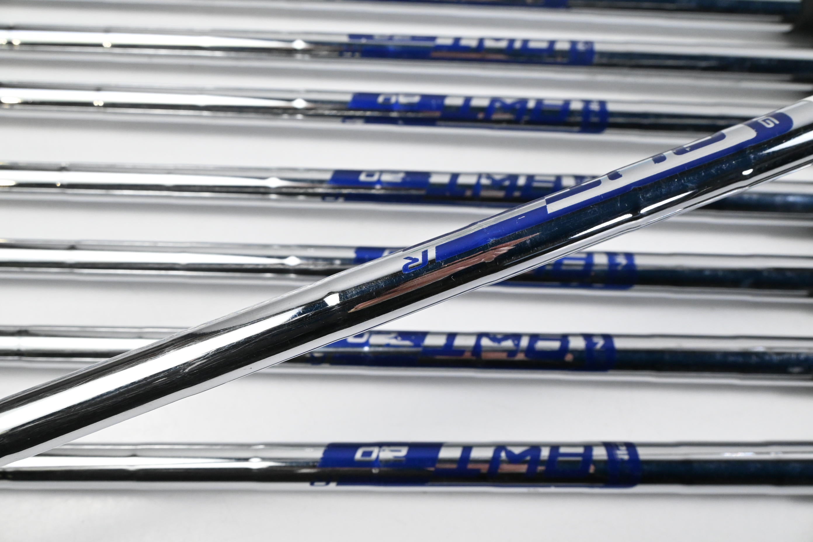 Ping GMax Irons / 4-PW+SW / White Dot / Regular Flex Ping AWT 2.0 Shafts
