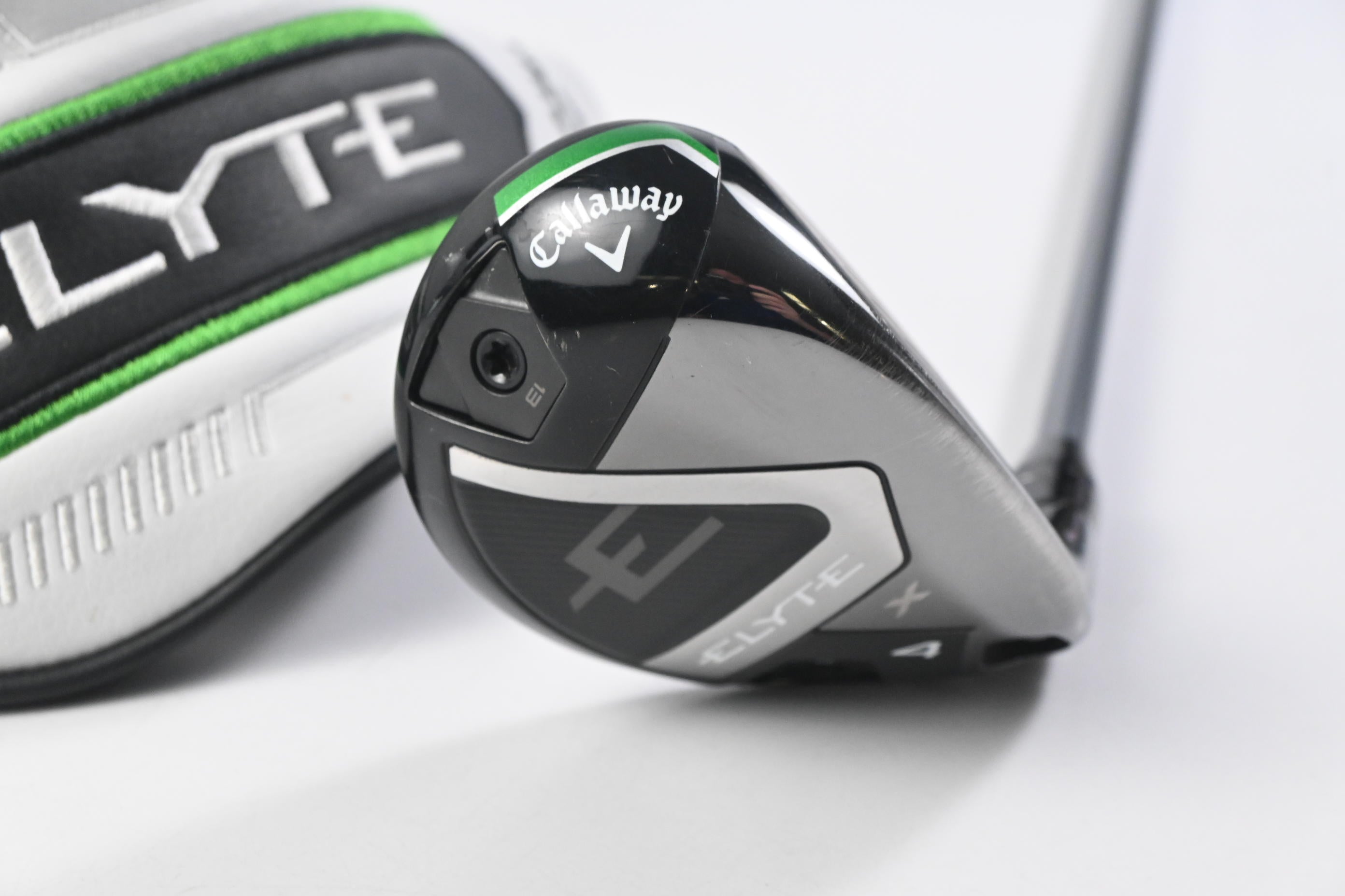 Callaway Elyte X #4 Hybrid / 21 Degree / Regular Flex Denali Charcoal 60 Shaft