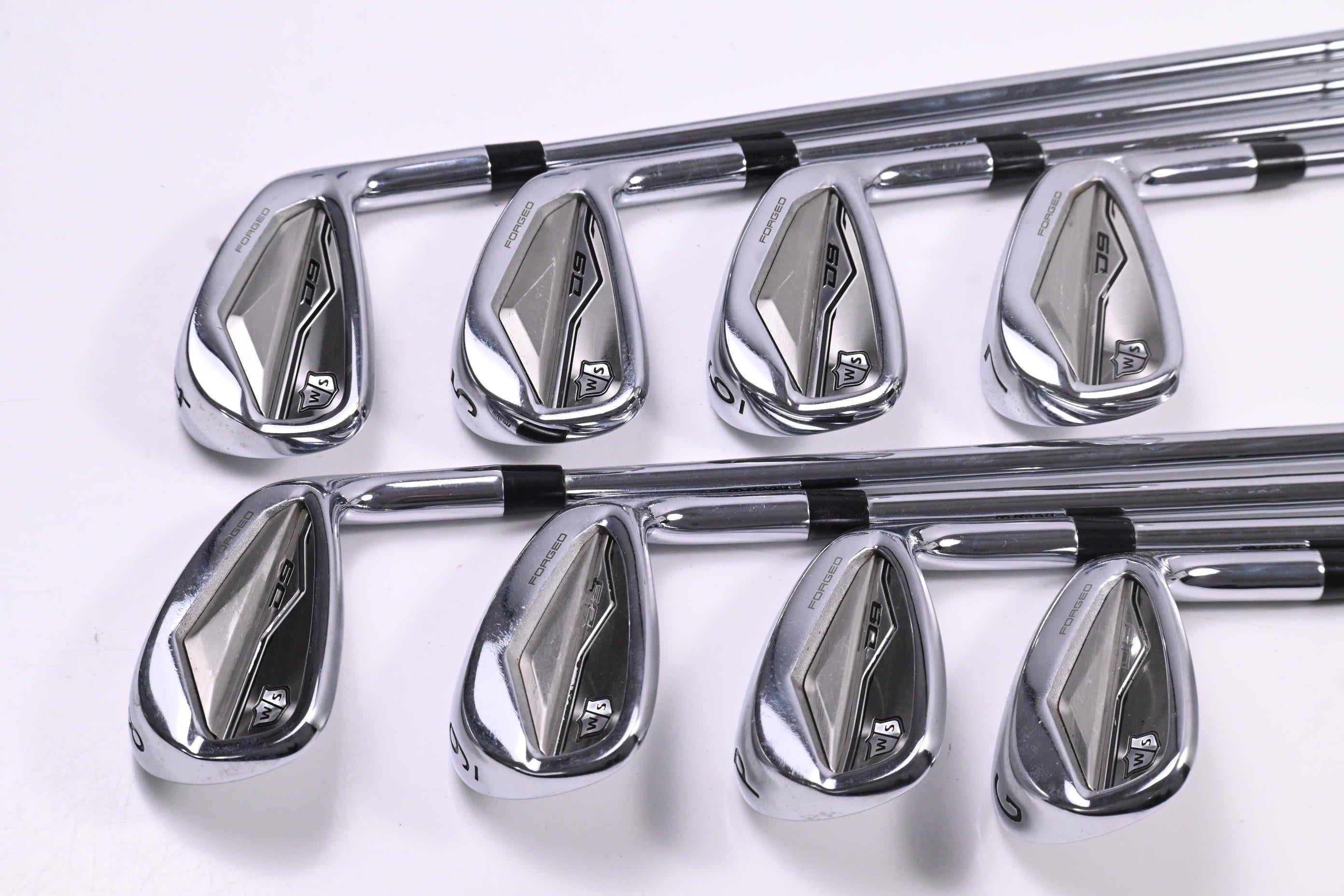 Wilson D9 Forged Irons / 4-PW+GW / Regular Flex KBS Tour 110 Shafts