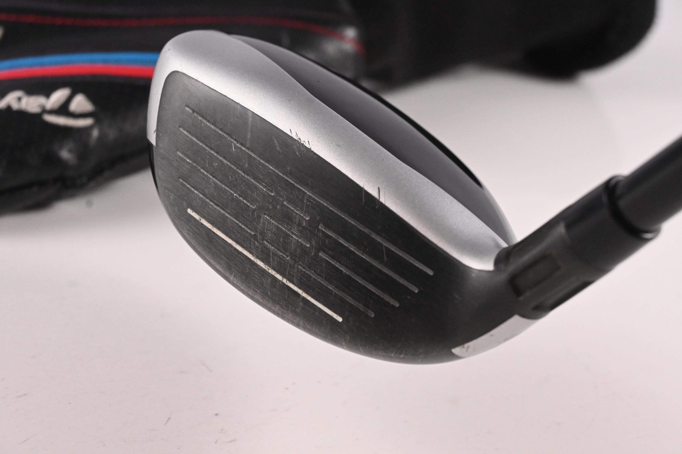 Taylormade M4 #4 Hybrid / 22 Degree / Regular Flex Fujikura Atmos Red 6 Shaft