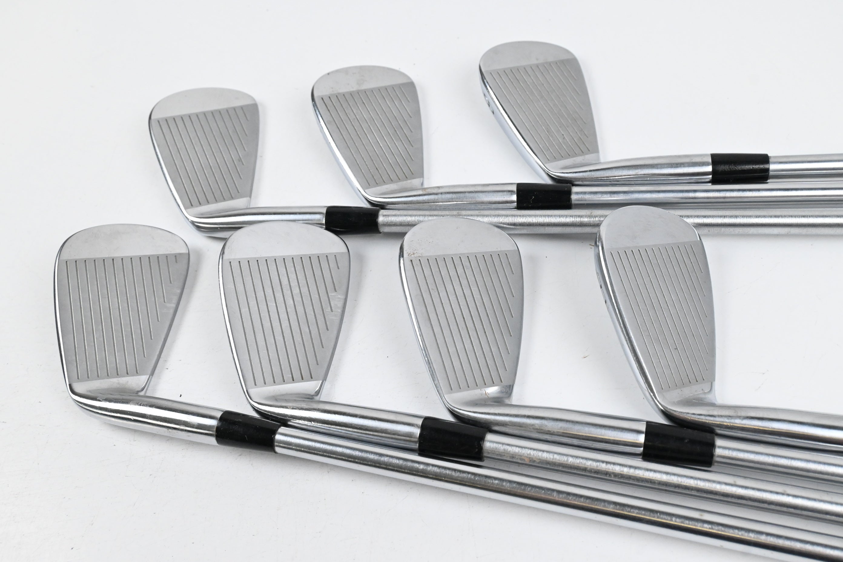Mizuno Pro 221 Irons / 4-PW / Stiff Flex Project X LS 120 Shafts