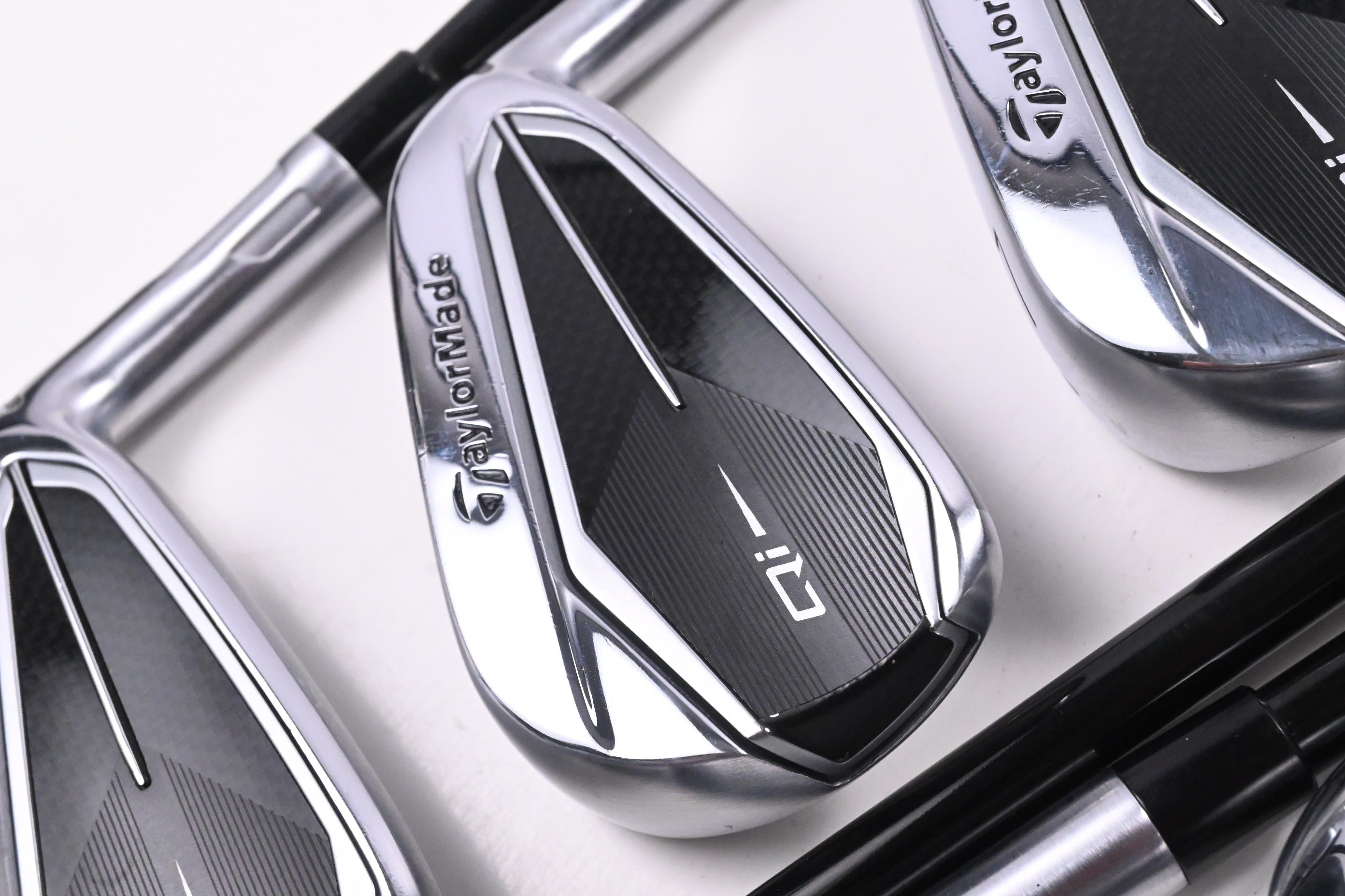 Taylormade Qi Irons / 5-PW+SW / Regular Flex Ventus TR Blue 6 Shafts