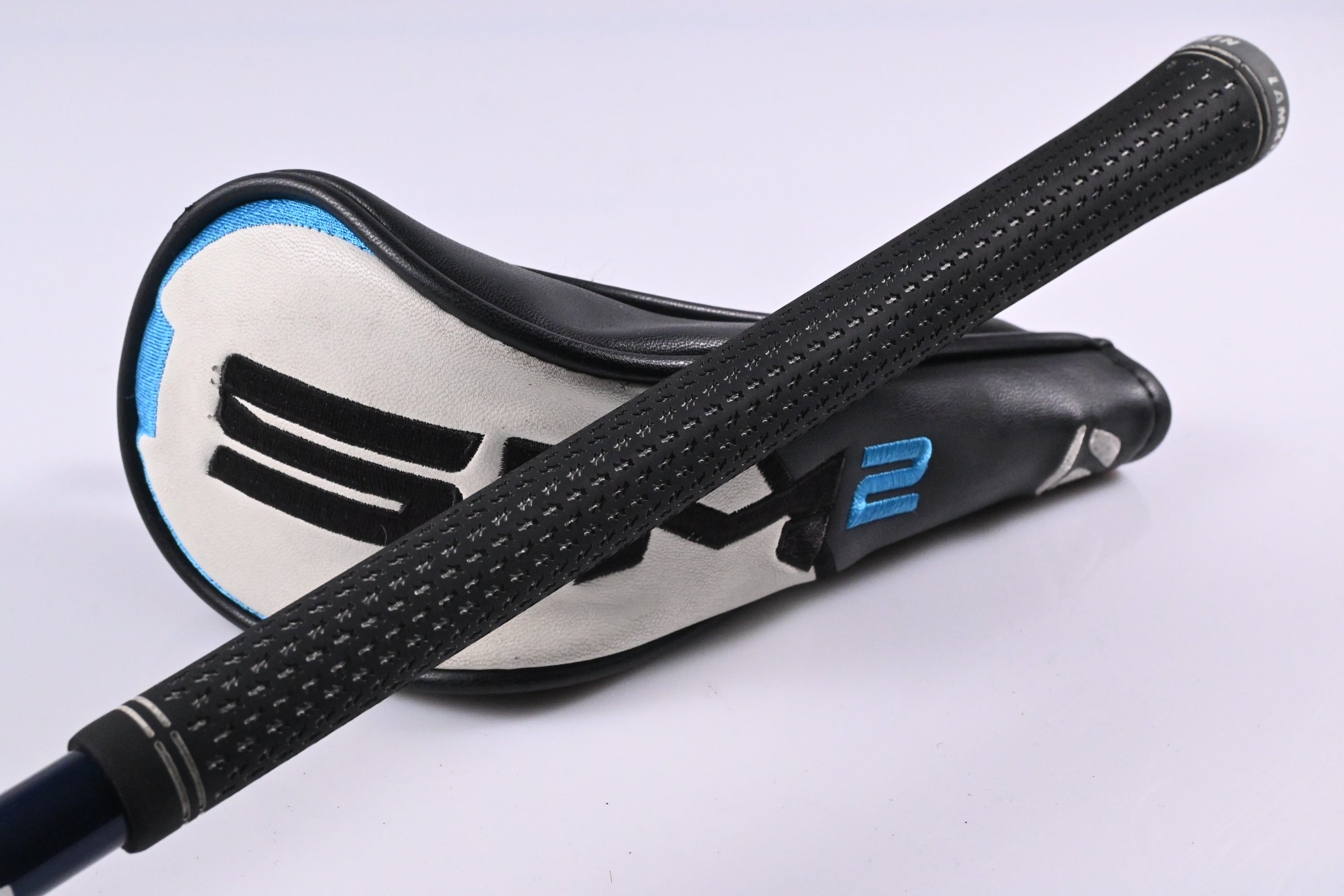 Taylormade SIM2 Max #4 Hybrid / 22 Degree / Regular Flex Fujikura Ventus Blue 6