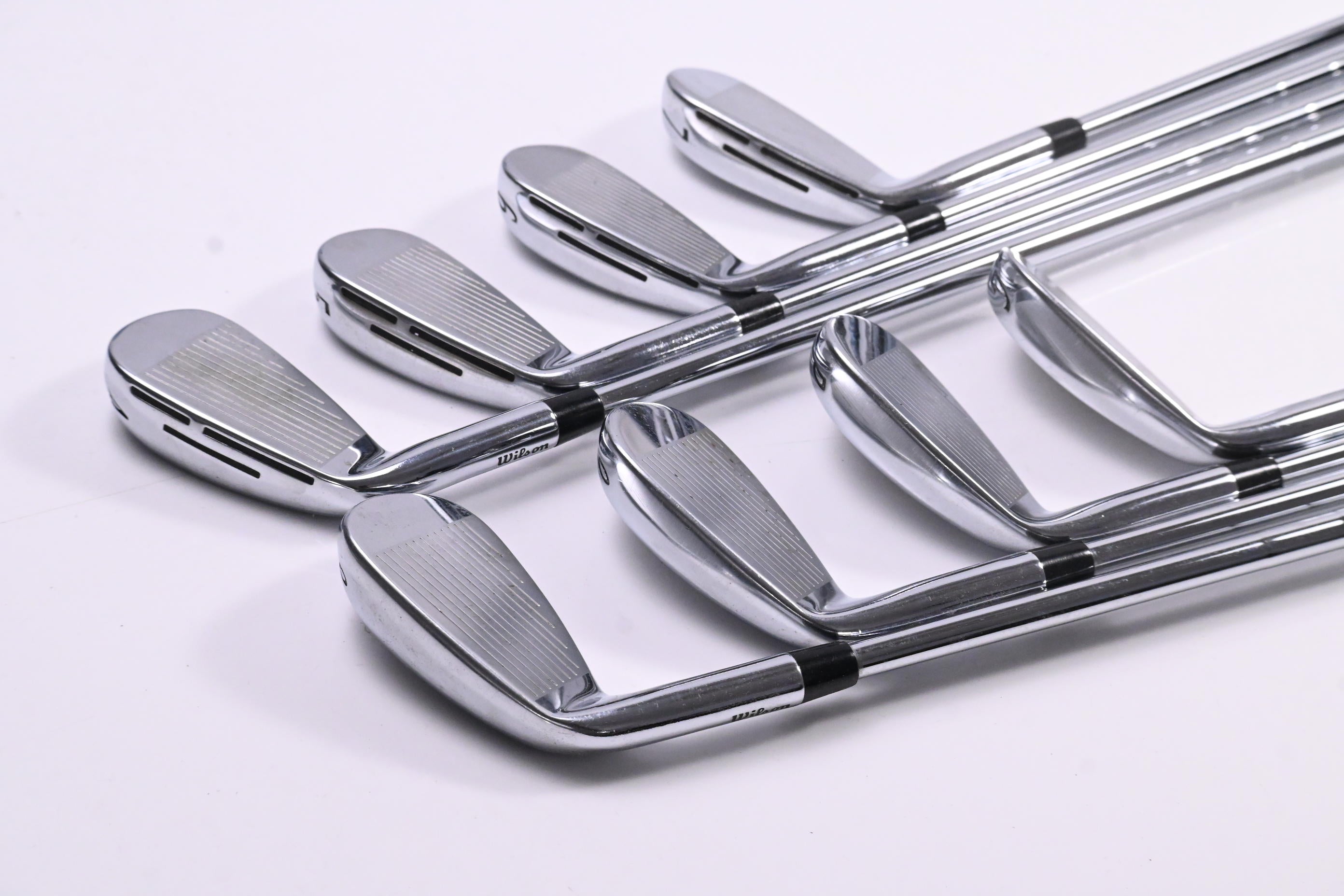 Wilson D9 Forged Irons / 4-PW+GW / Regular Flex KBS Tour 110 Shafts