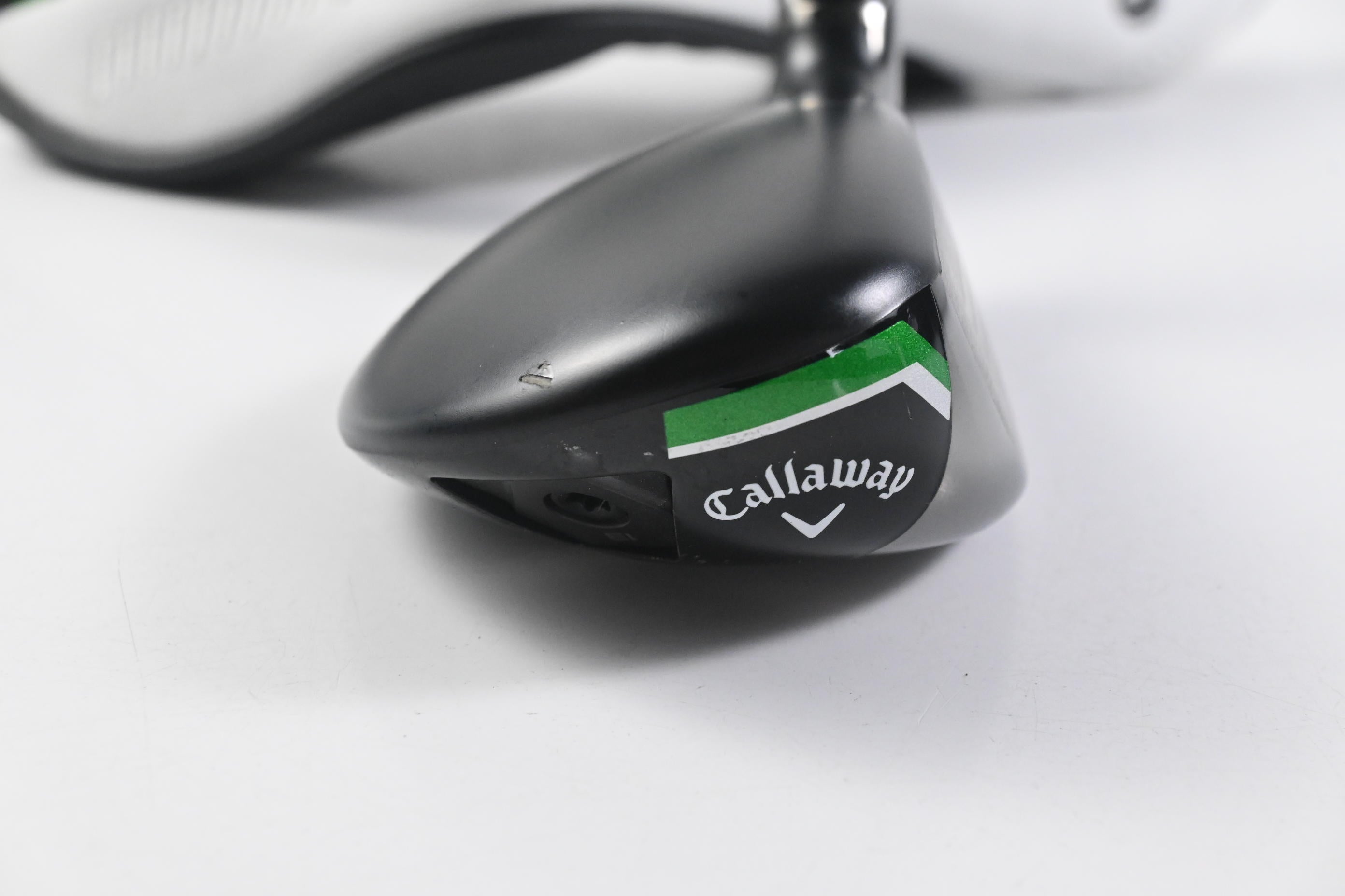 Callaway Elyte X #4 Hybrid / 21 Degree / Regular Flex Denali Charcoal 60 Shaft