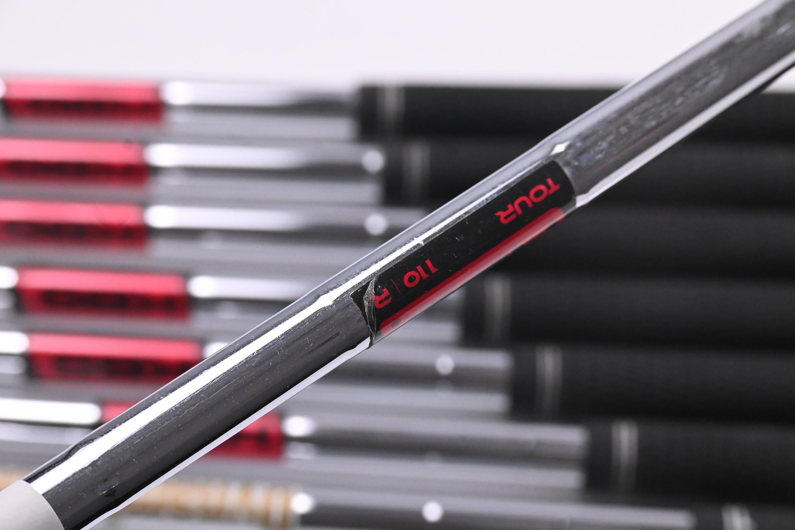 Wilson D9 Forged Irons / 4-PW+GW / Regular Flex KBS Tour 110 Shafts