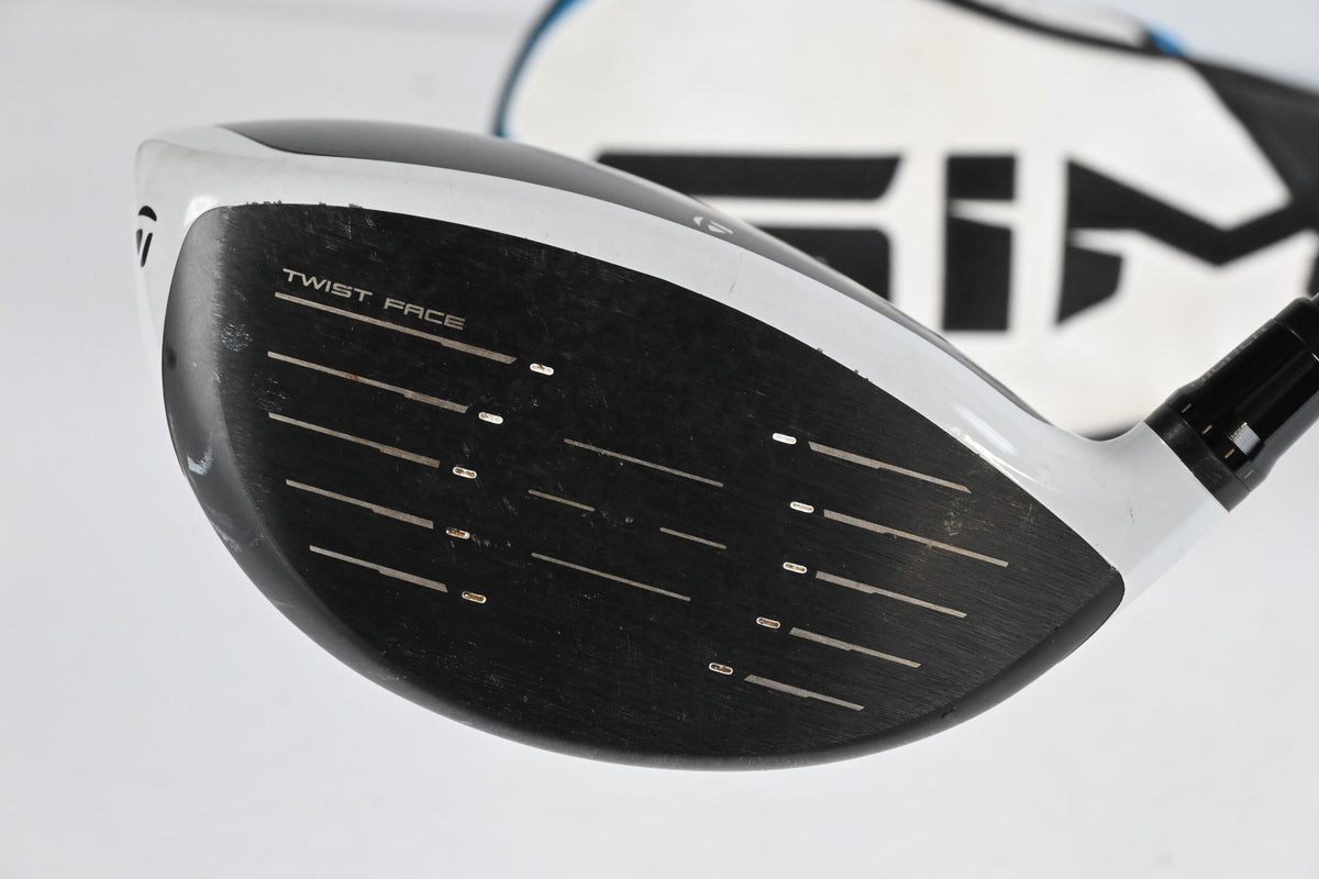 Taylormade SIM2 Max Driver / 10.5 Degree / Regular Flex Fujikura Ventus Blue 5