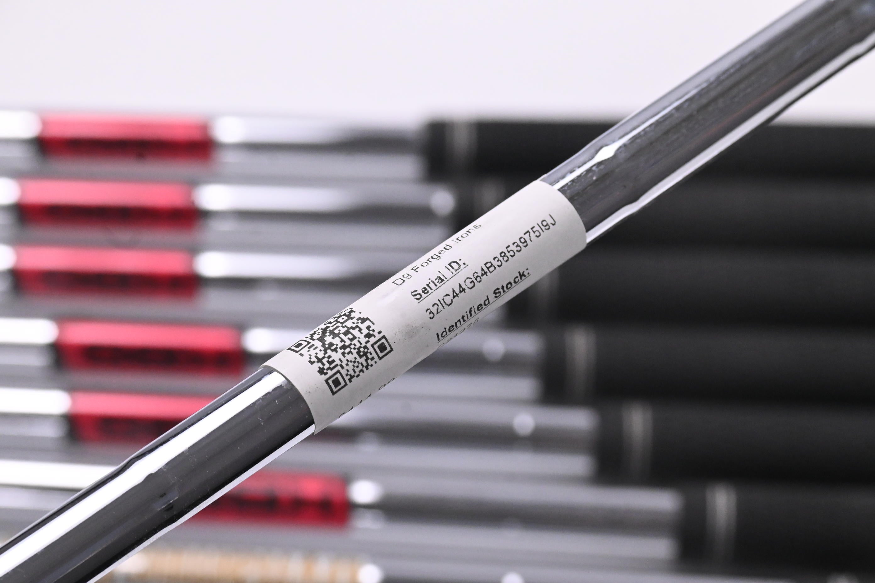 Wilson D9 Forged Irons / 4-PW+GW / Regular Flex KBS Tour 110 Shafts