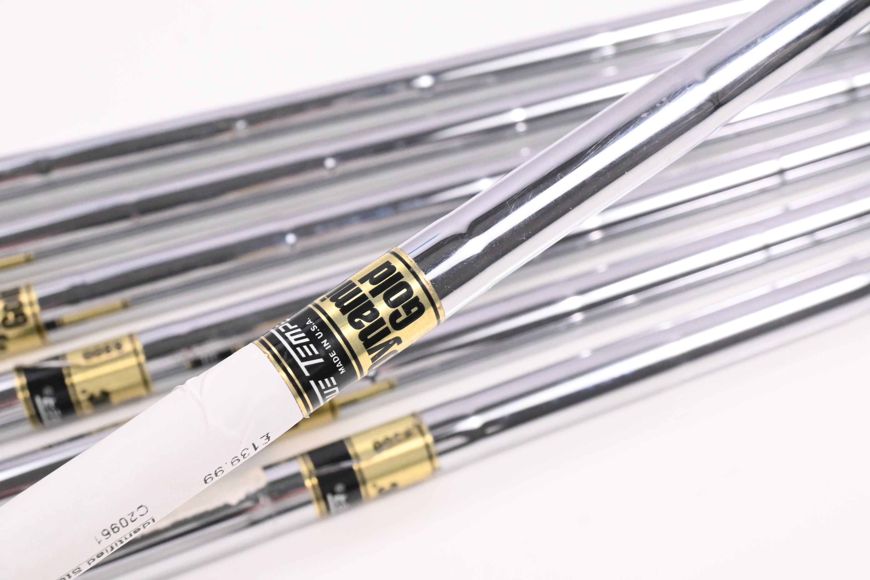 Dynamic Gold S300 Iron Shafts / Stiff Flex / Set of 7 / .355" Tip