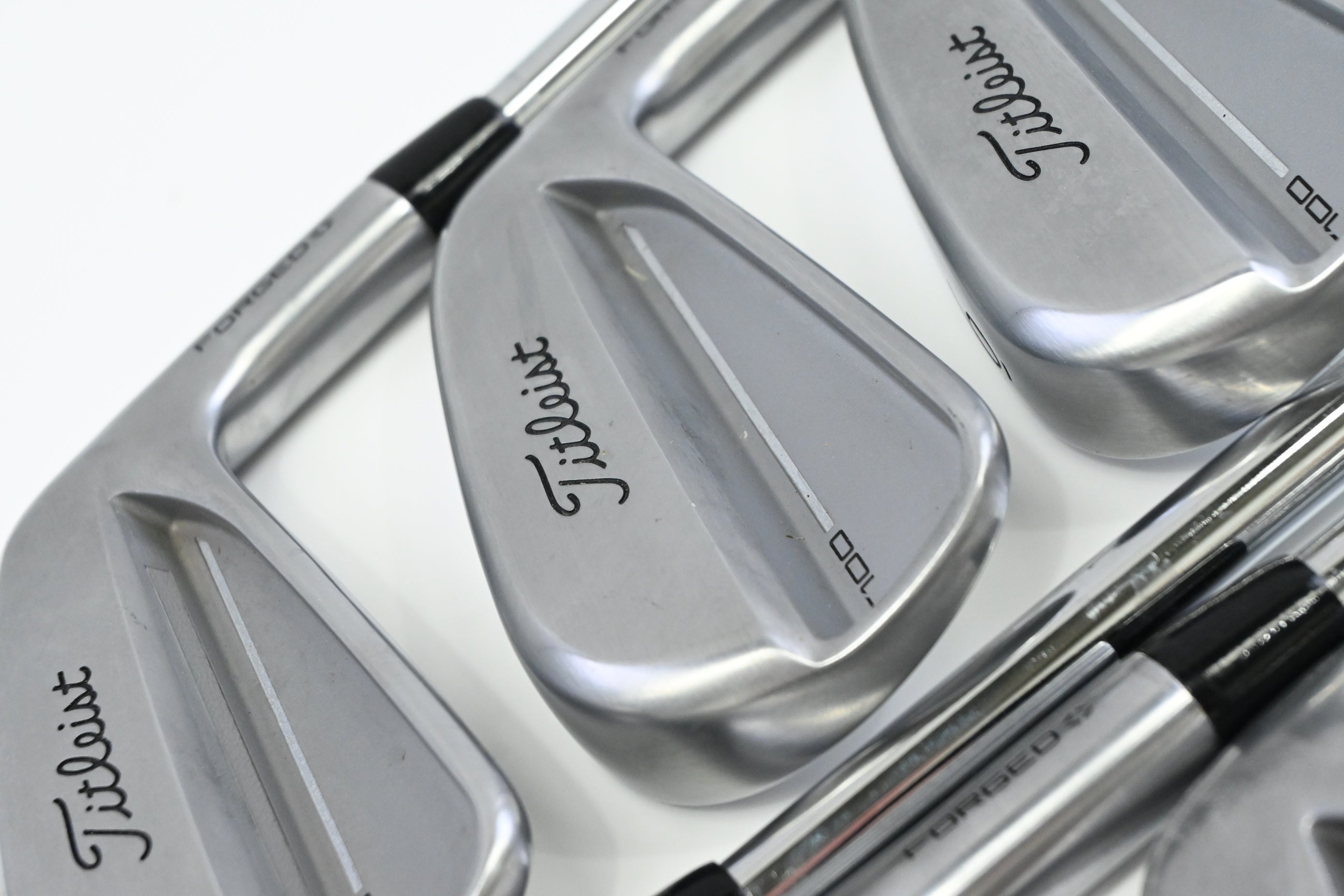 Titleist T100 2025 Irons / 4-PW / X-Flex KBS Tour Shafts