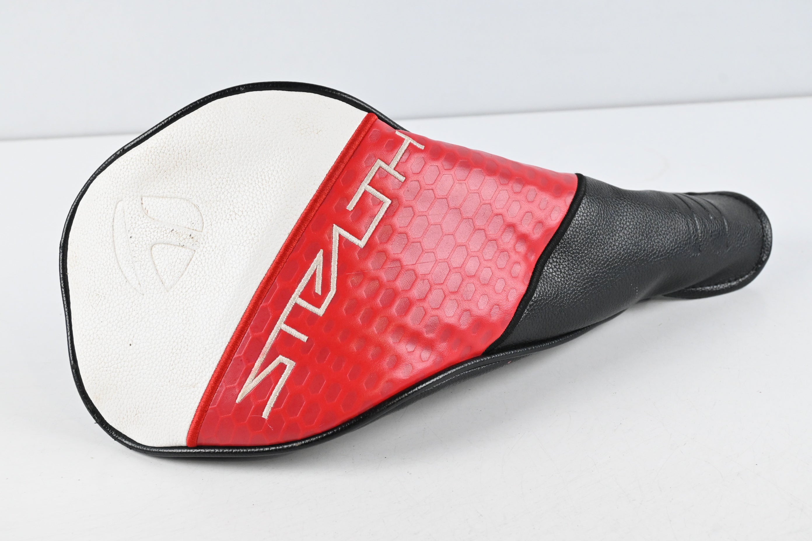 Taylormade Stealth 2 Driver / 10.5 Degree / Stiff Flex Hzrdus Smoke Red RDX 60