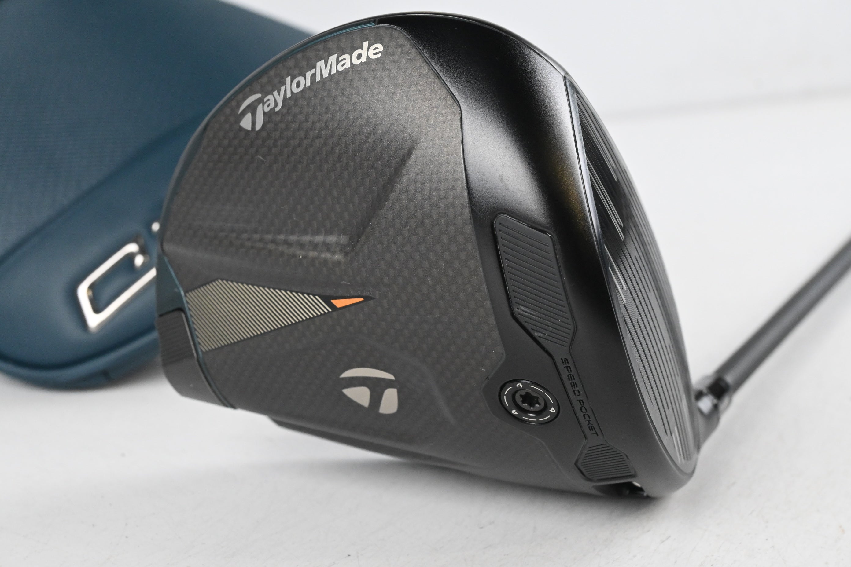 Taylormade Qi4D Max Driver / 10.5 Degree / Regular Flex Reax Blue 50 Shaft